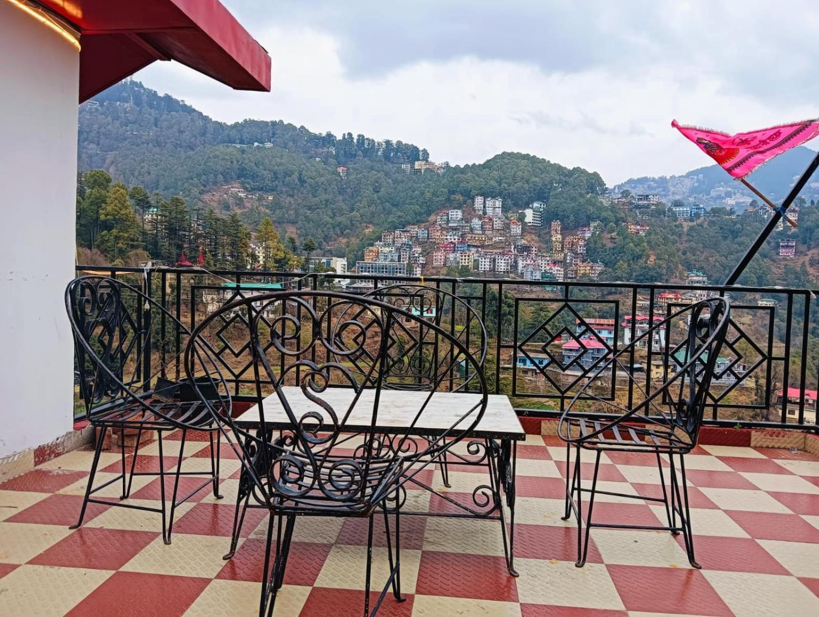 The Aston Hills - Majestic Mountain View Homestay *