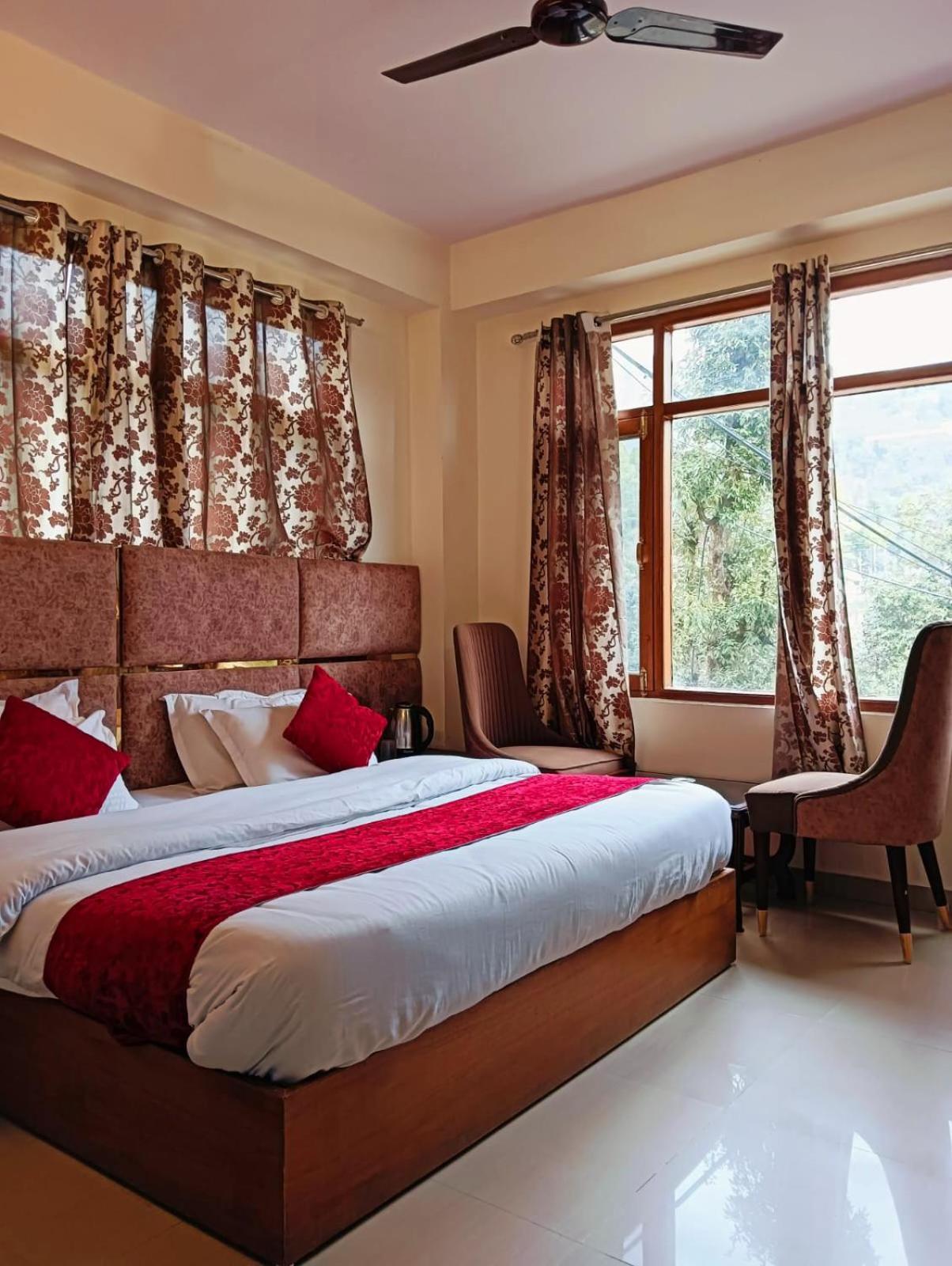 The Aston Hills - Majestic Mountain View Homestay *