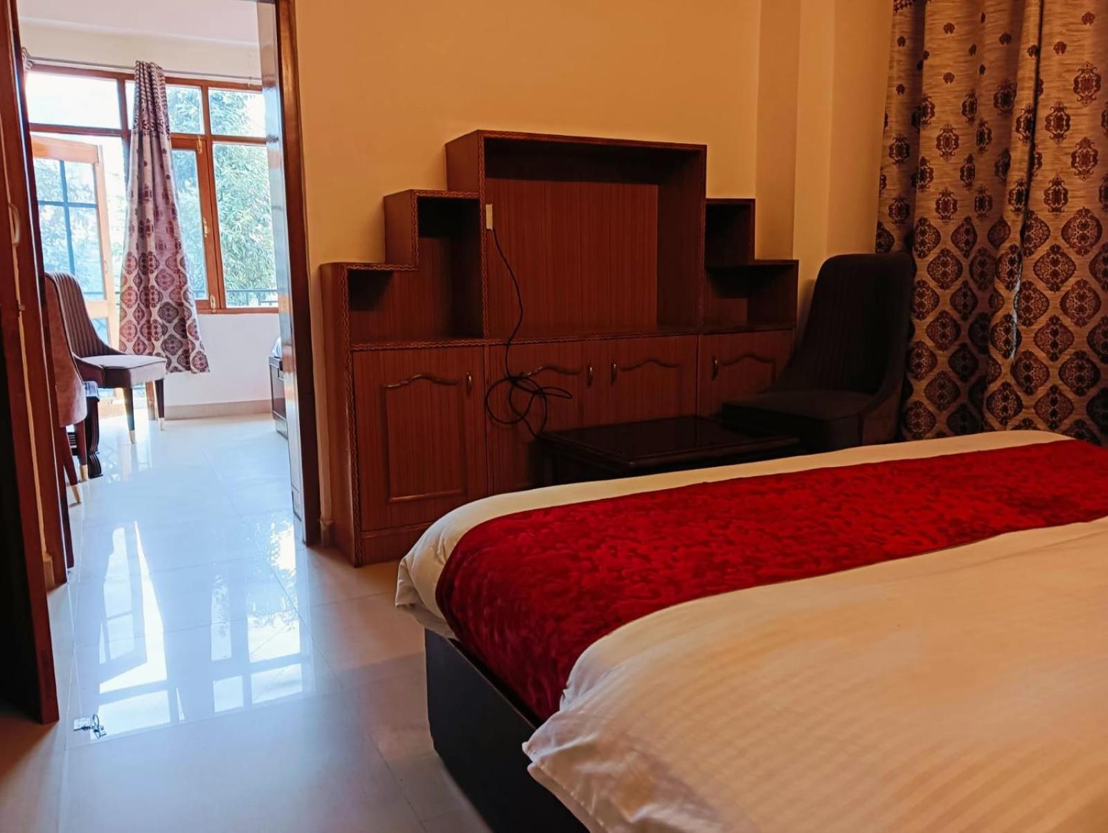 Homestay The Aston Hills - Majestic Mountain View