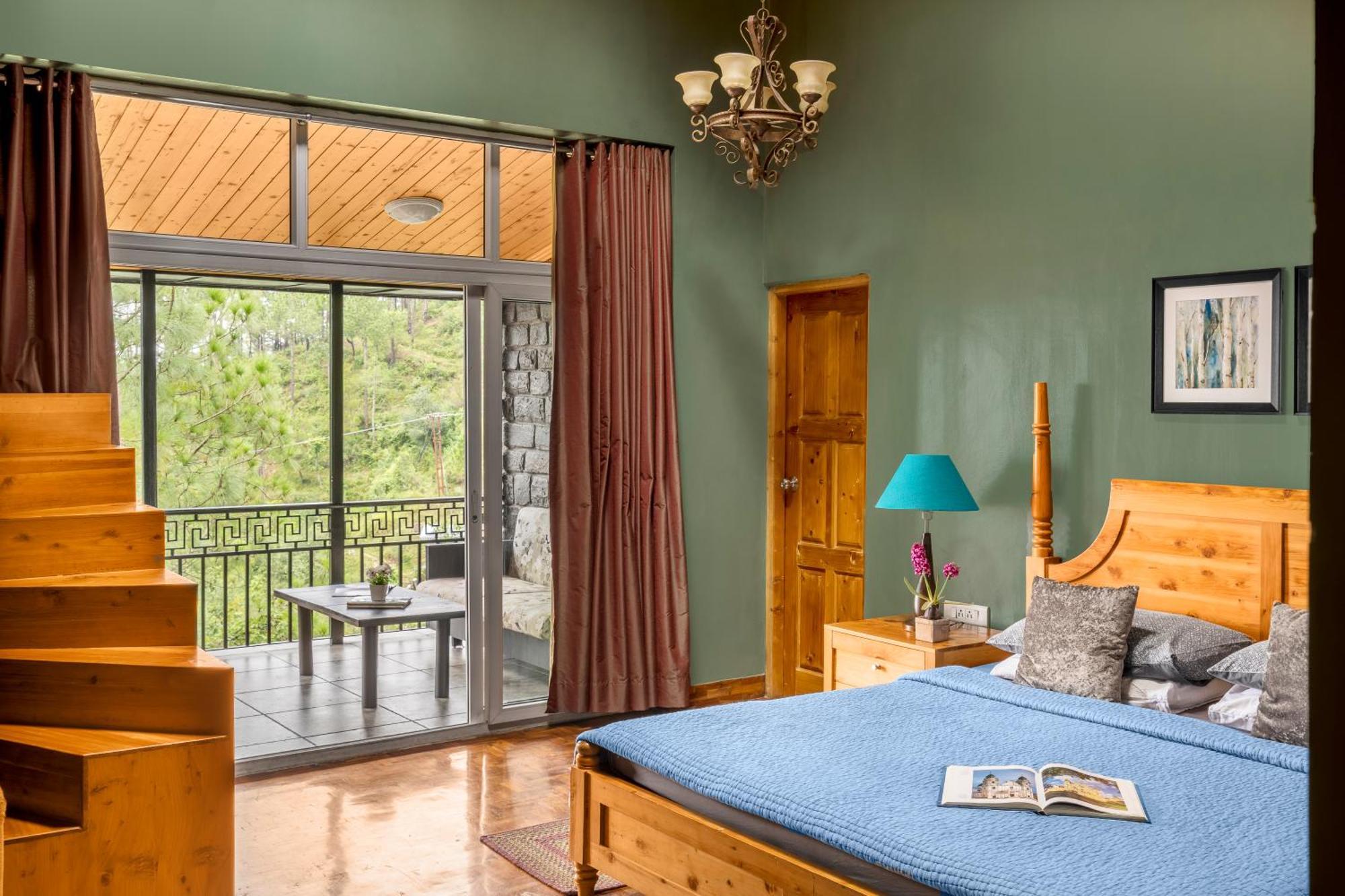 Villa Saffronstays Ekam, Chail - Forest Near Chail Cricket Ground