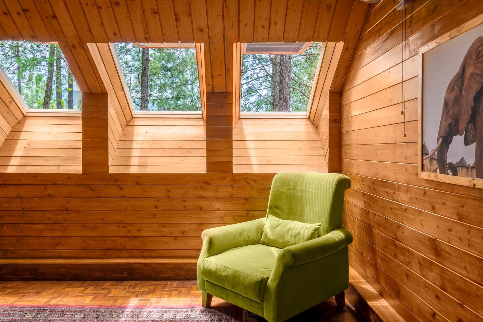 Saffronstays Ekam, Chail - Forest Near Chail Cricket Ground Villa