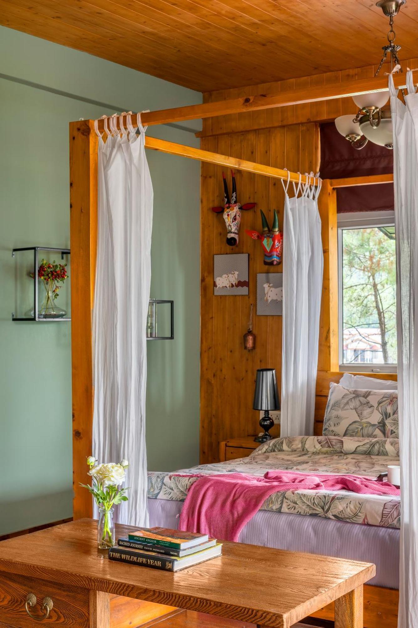 Saffronstays Ekam, Chail - Forest Near Chail Cricket Ground Villa *