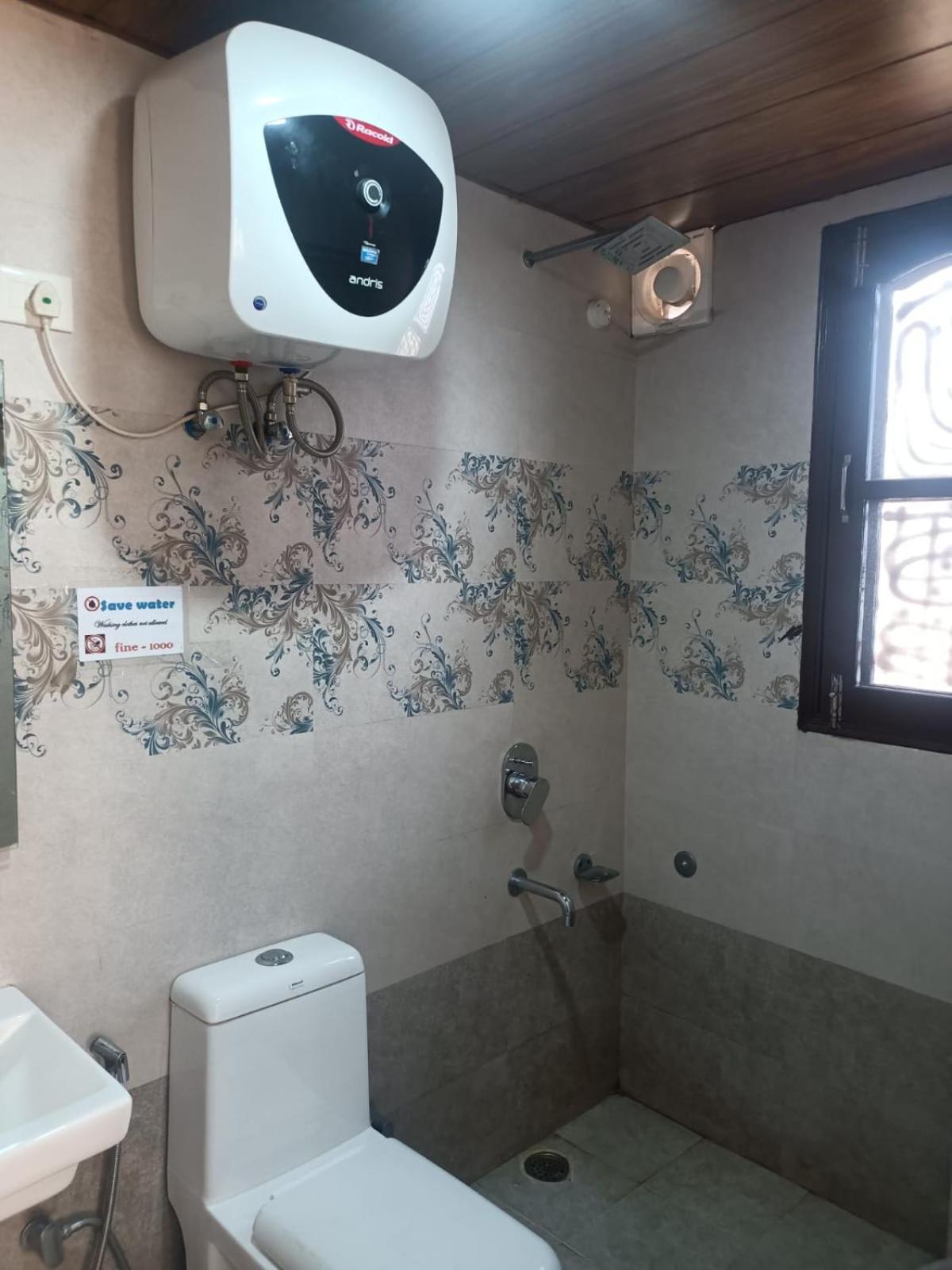 Zoz Sm6 Hotel