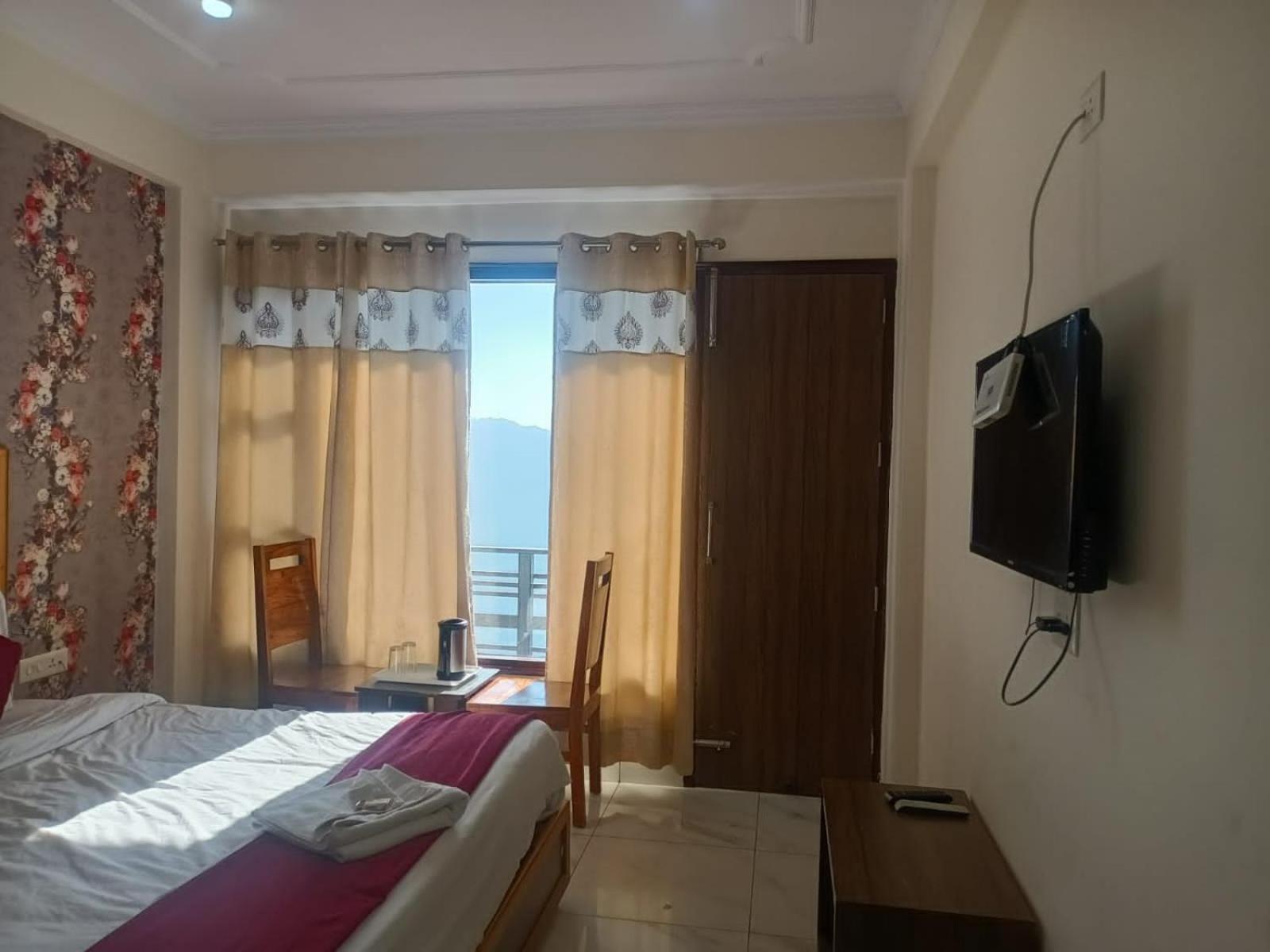 Zoz Sm6 Hotel