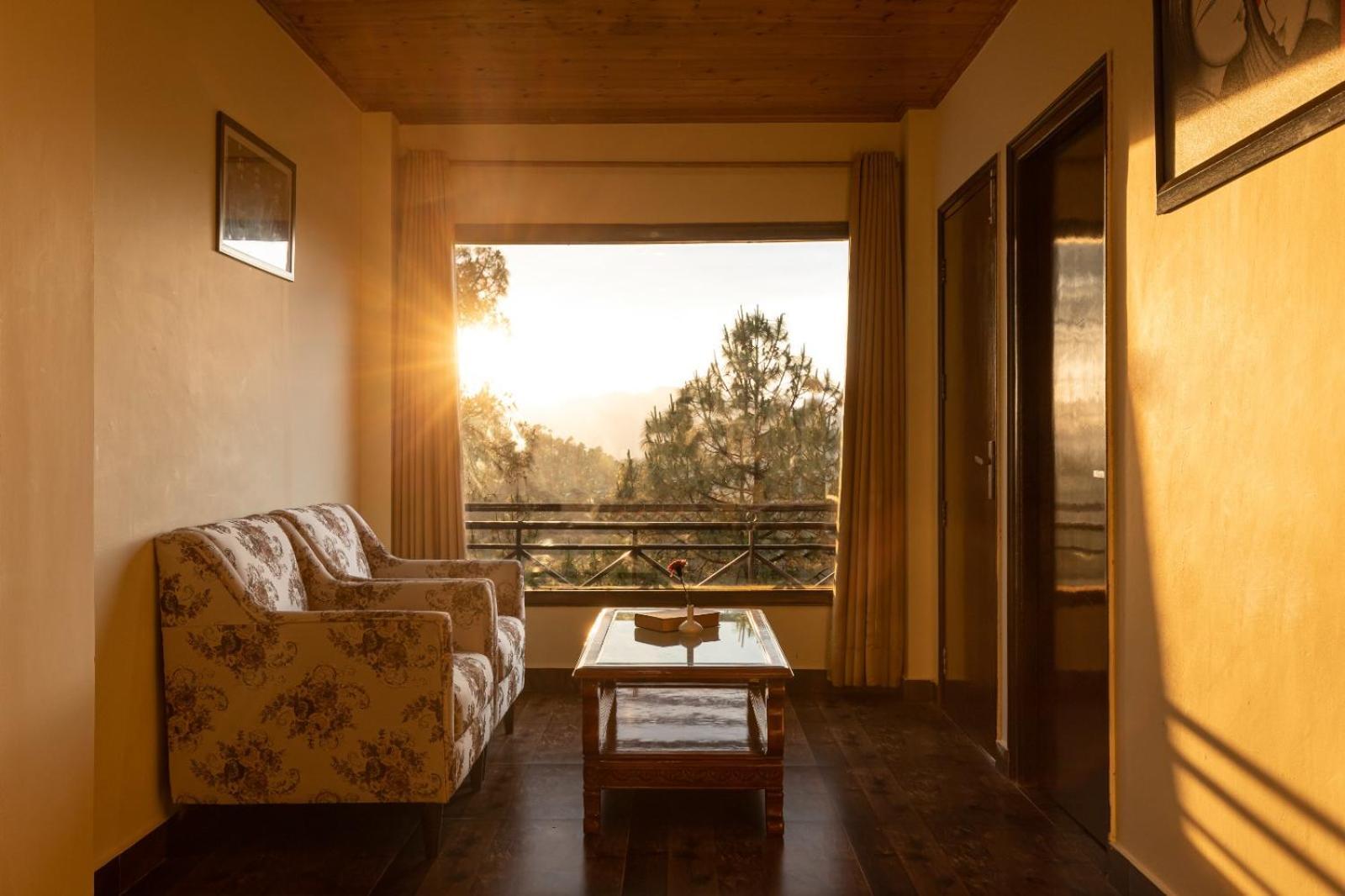 Resort Maple Chail