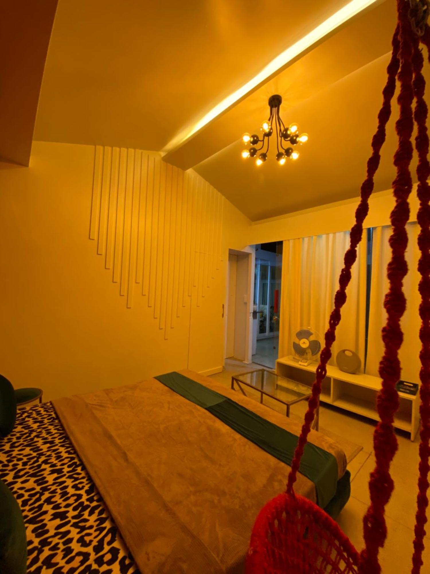 Bed & Breakfast Parimahal Homestay