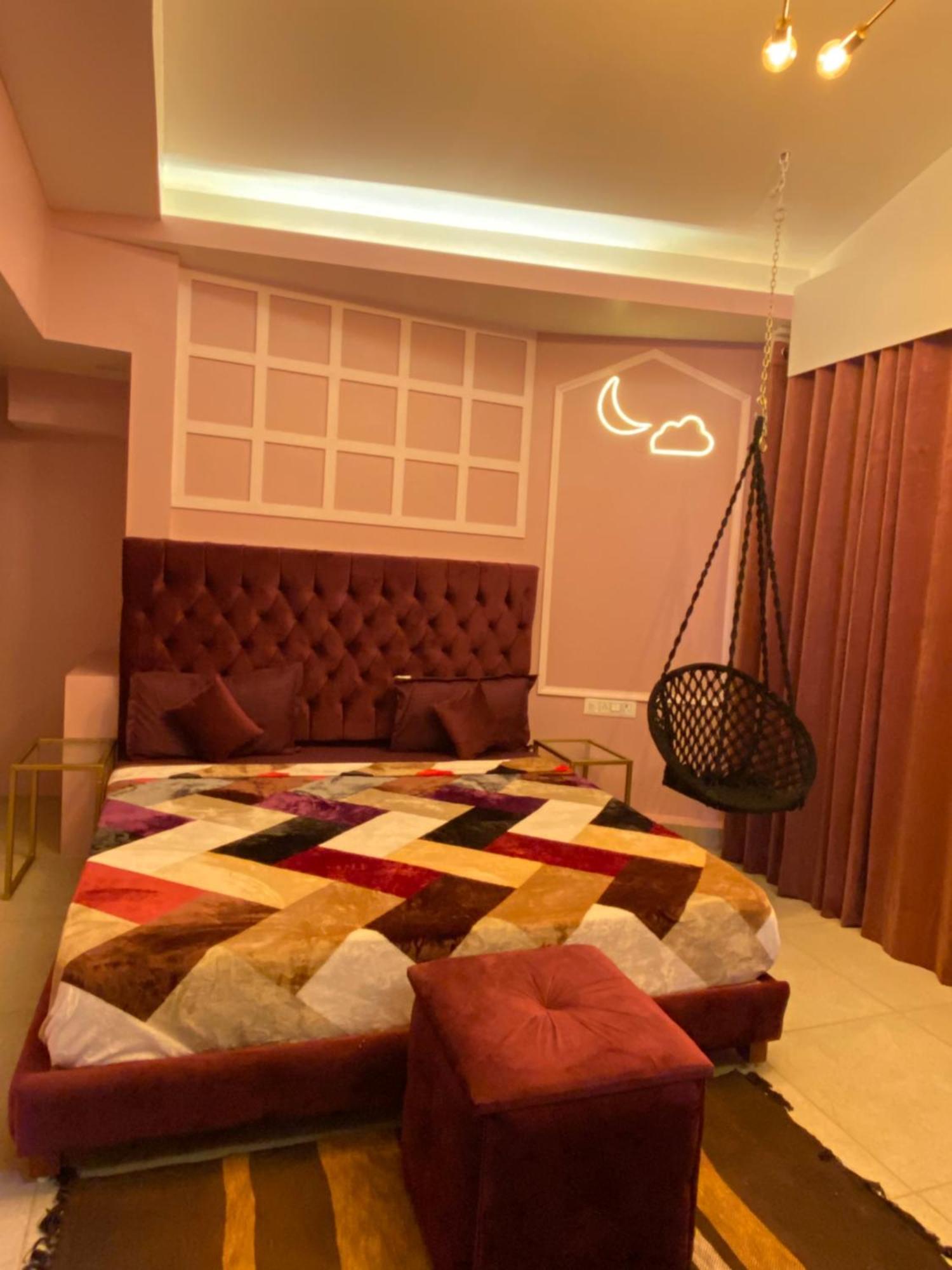 Bed & Breakfast Parimahal Homestay *