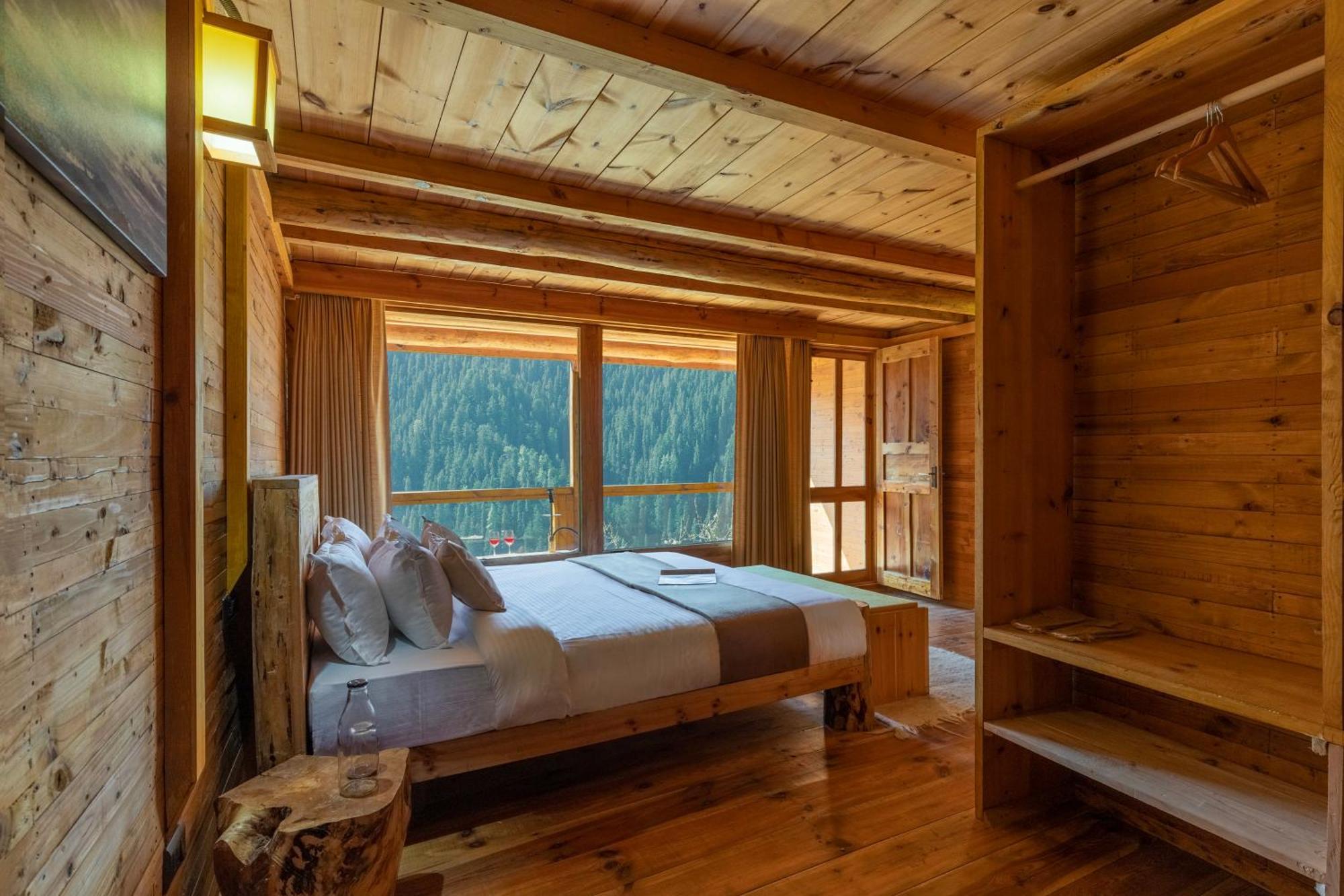 Elivaas 4 Bhk With Garden & Sauna - Skylounge Villa Shimla