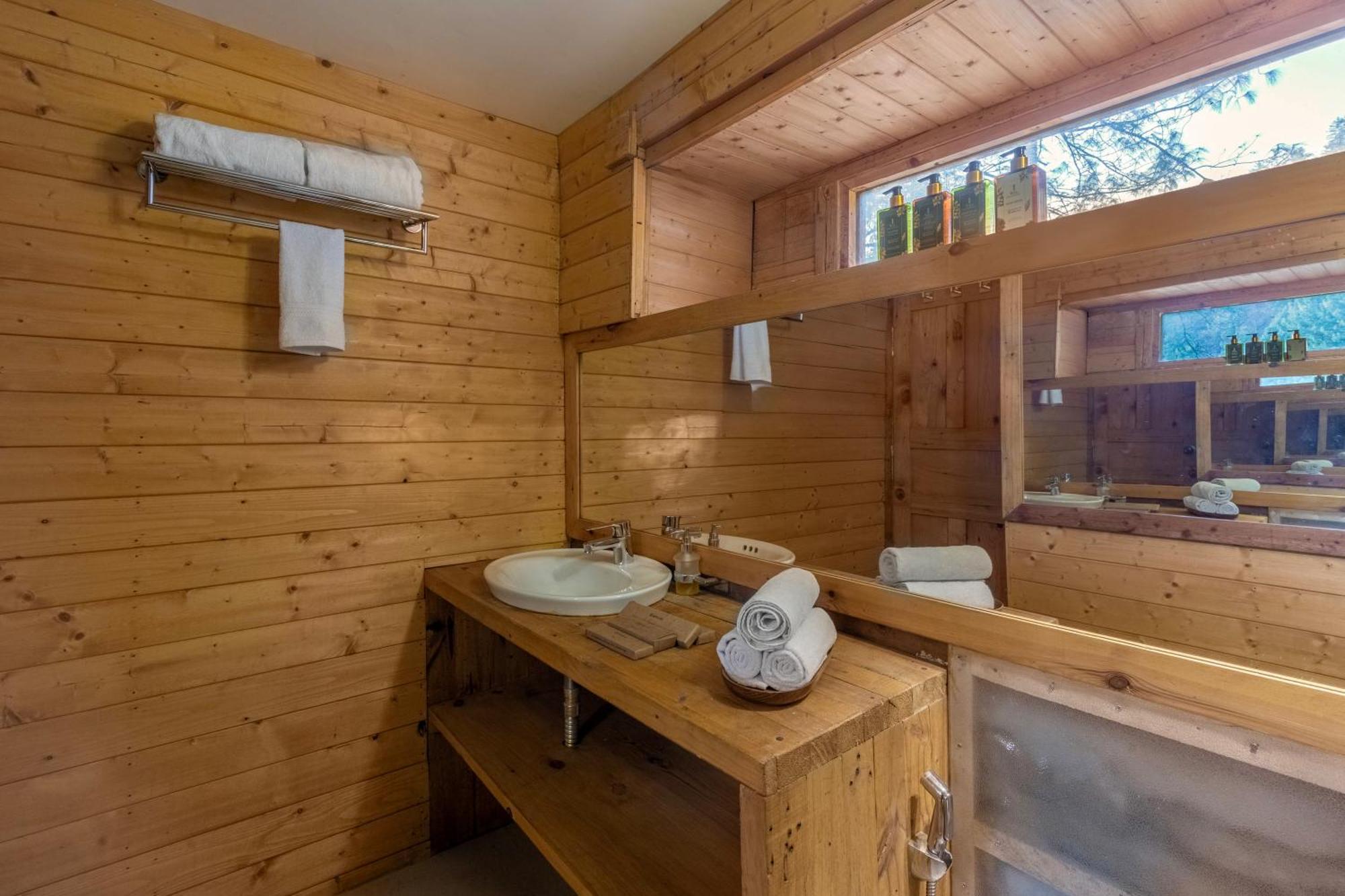 Villa Elivaas 4 Bhk With Garden & Sauna - Skylounge *