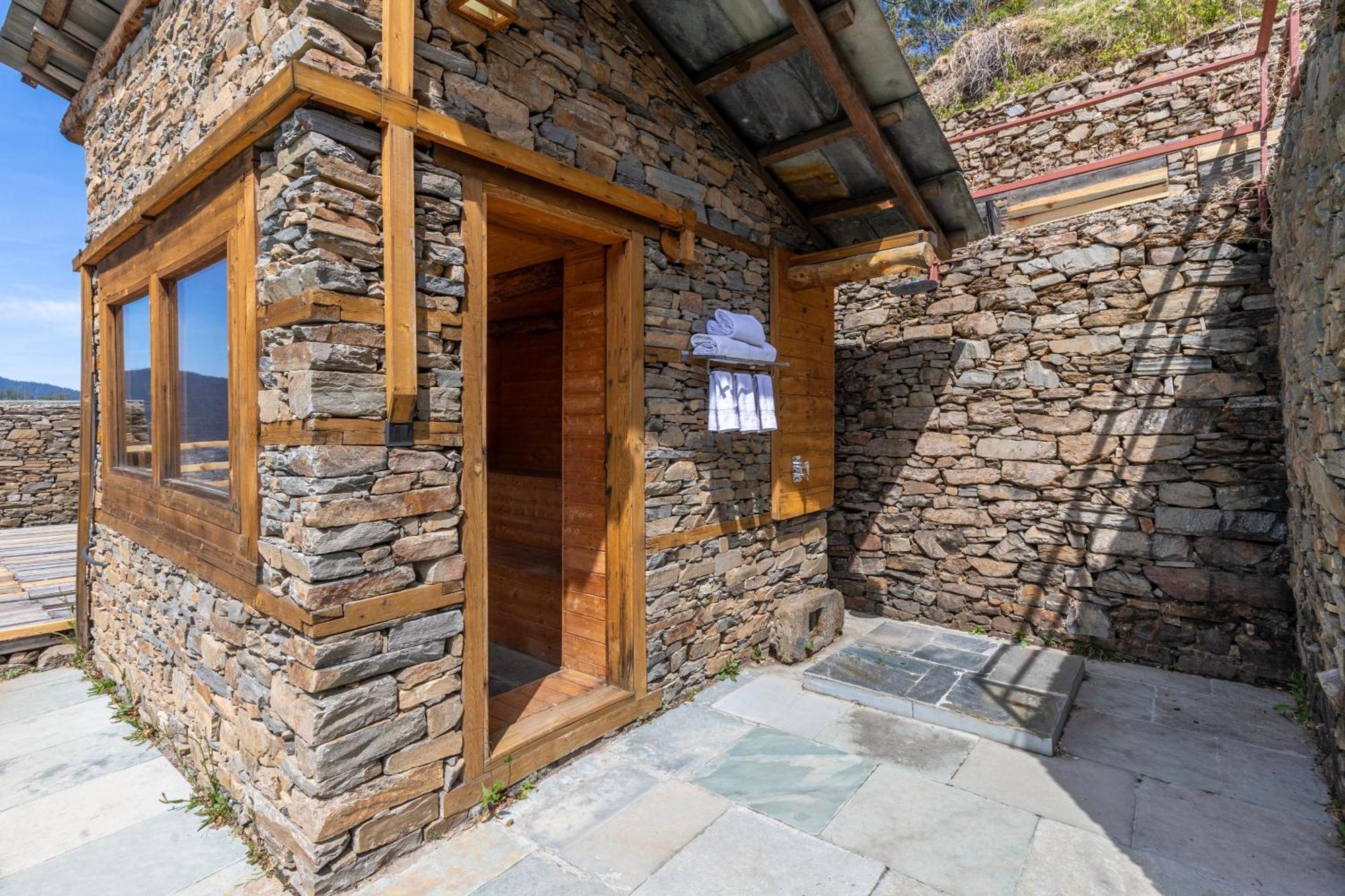 Elivaas 4 Bhk With Garden & Sauna - Skylounge Shimla