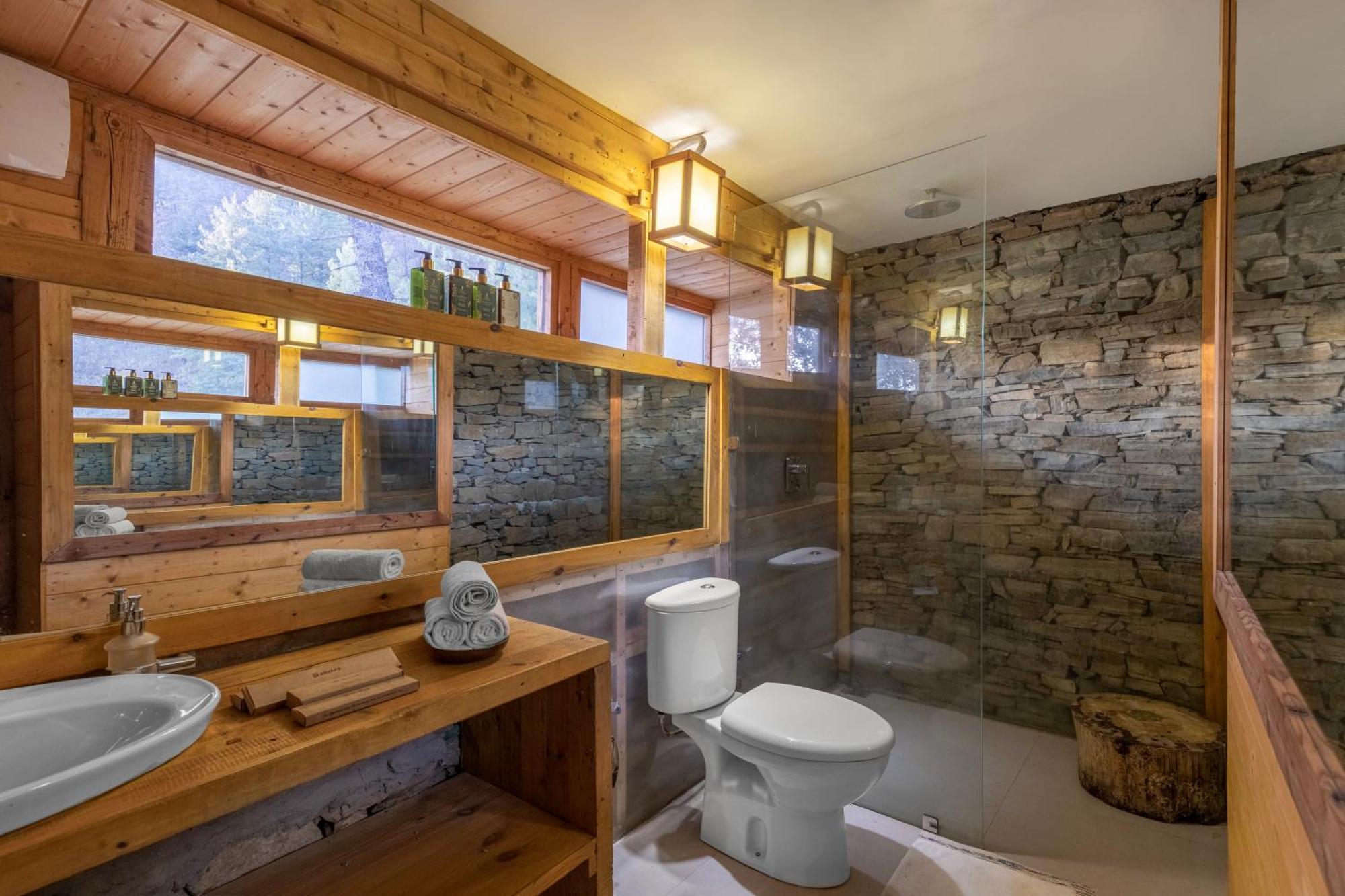 Elivaas 4 Bhk With Garden & Sauna - Skylounge Shimla