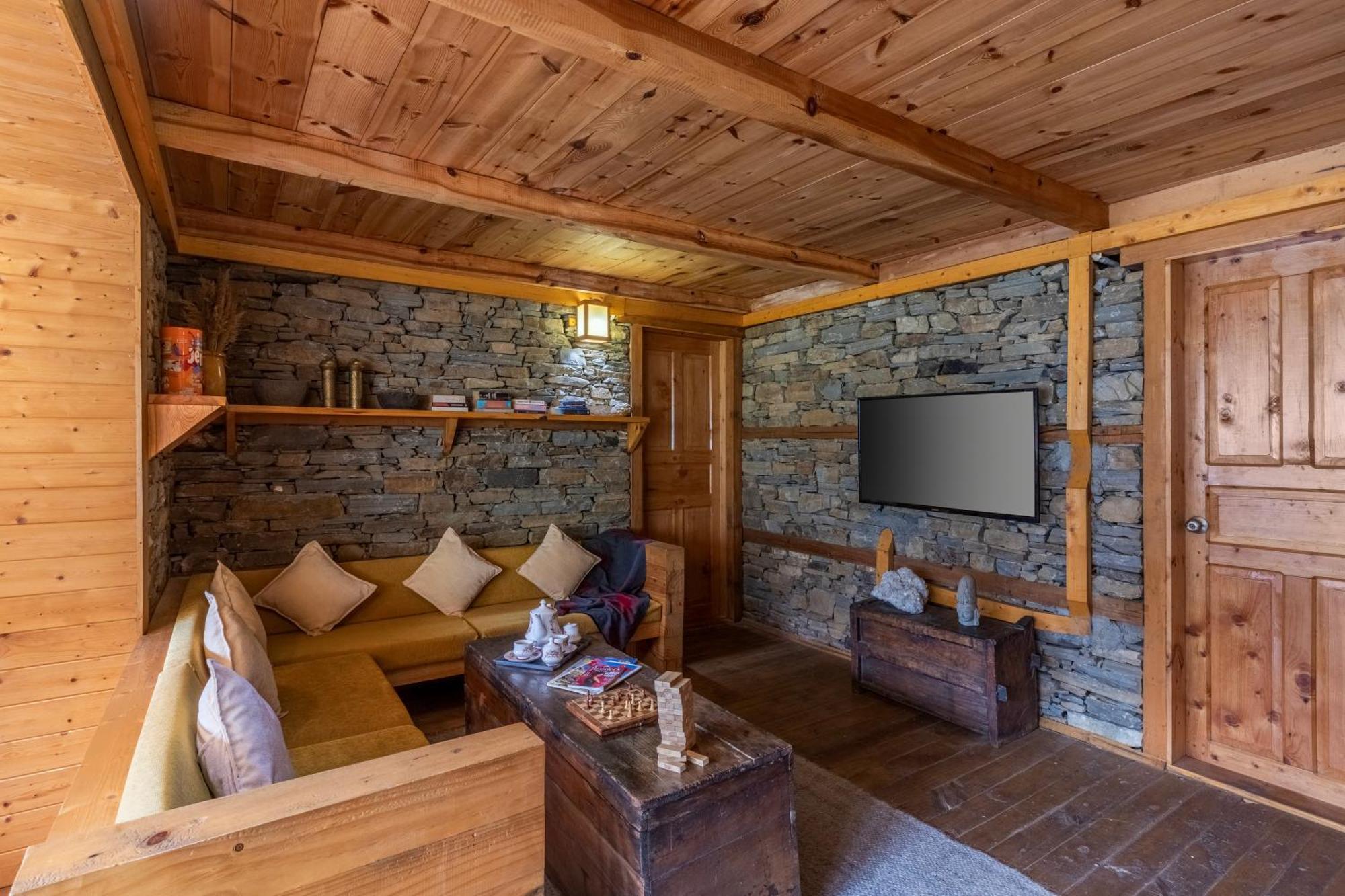 Elivaas 4 Bhk With Garden & Sauna - Skylounge Villa Shimla