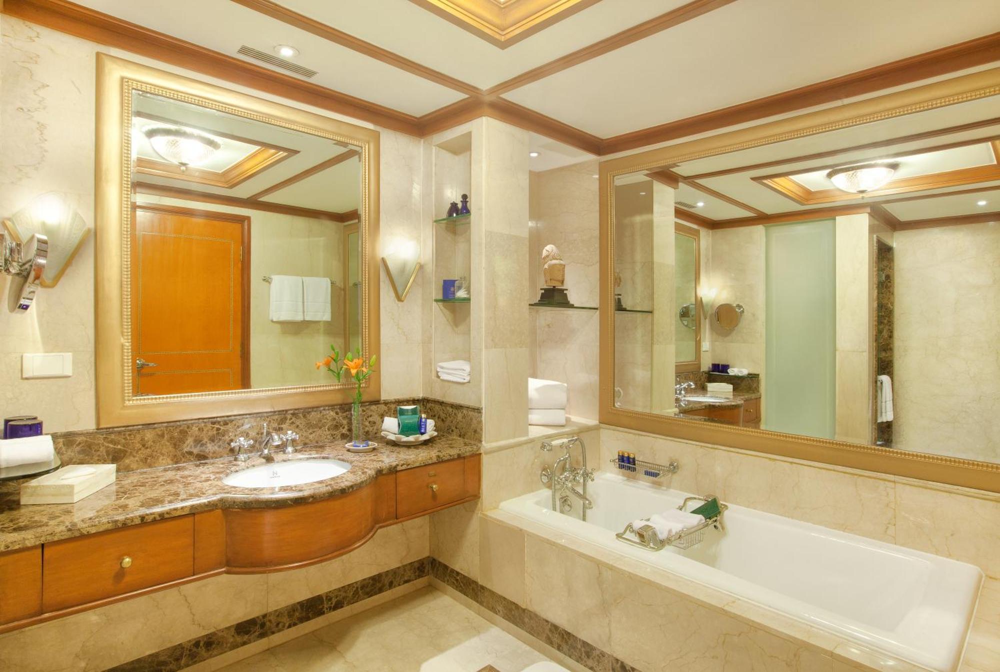 Hotel Wildflower Hall, An Oberoi Resort,