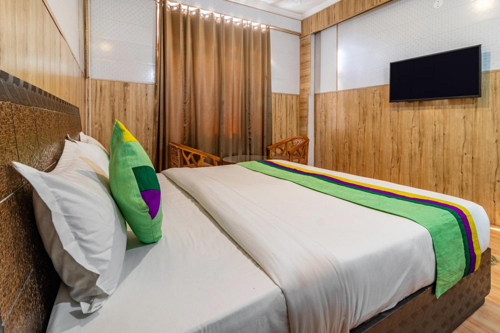 Hotel Treebo Srishti Vaikunth With Mountain View 3*