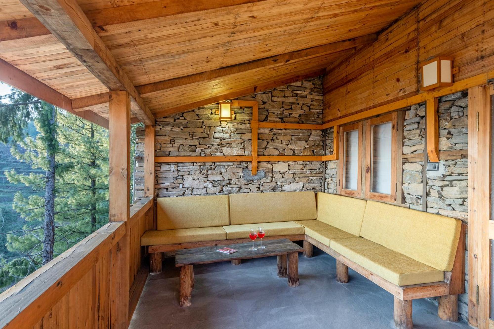 Elivaas 1 Bhk Premium With Sauna - Everly Shimla