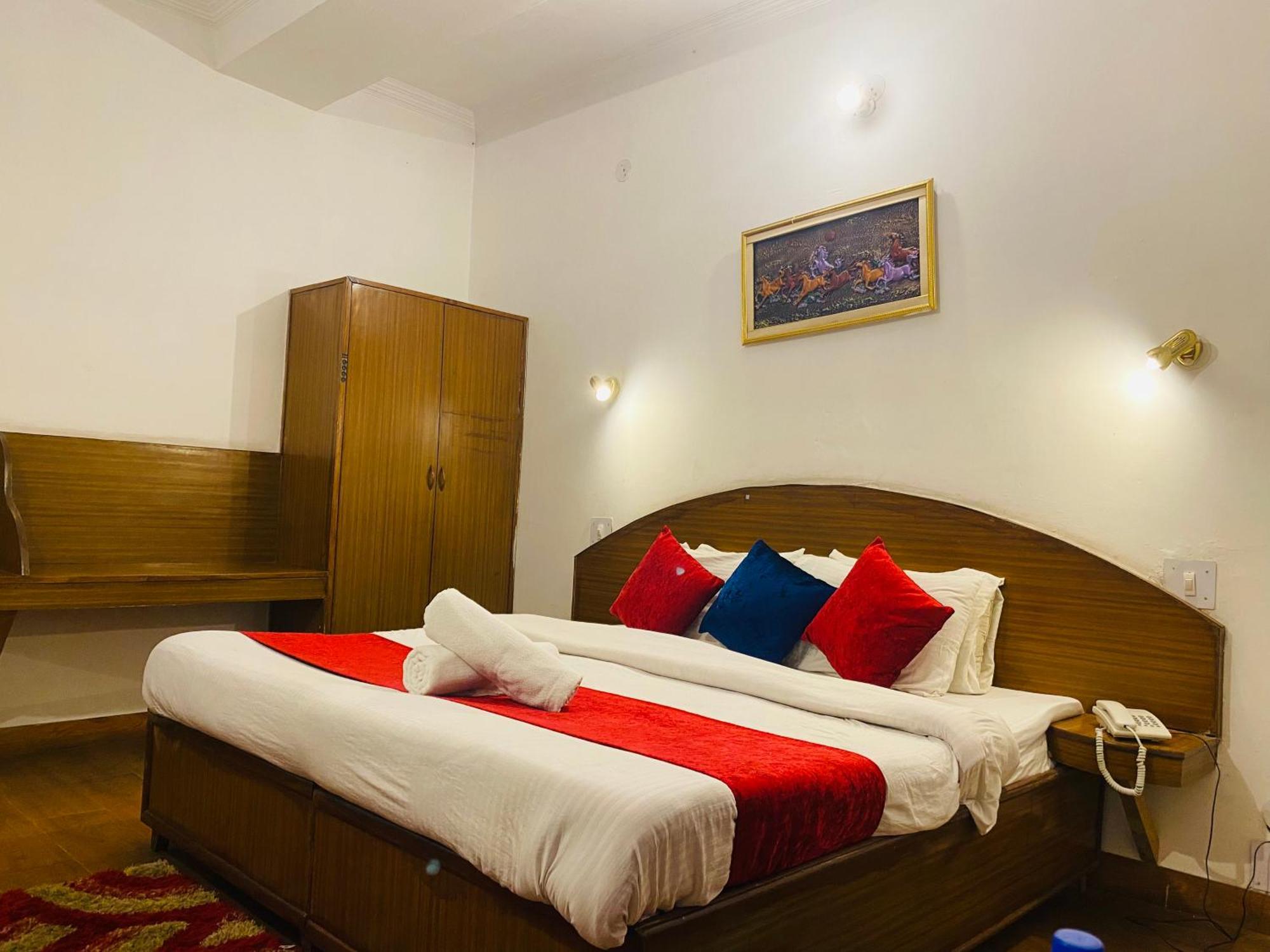 Staynest Tara At Chandigarh Highway 3*
