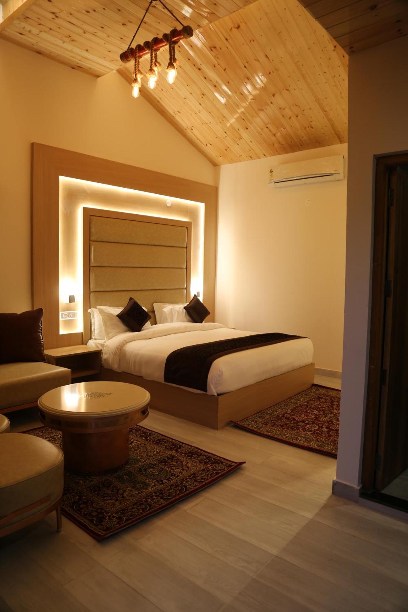 Oakwood Hamlet 3* Shimla