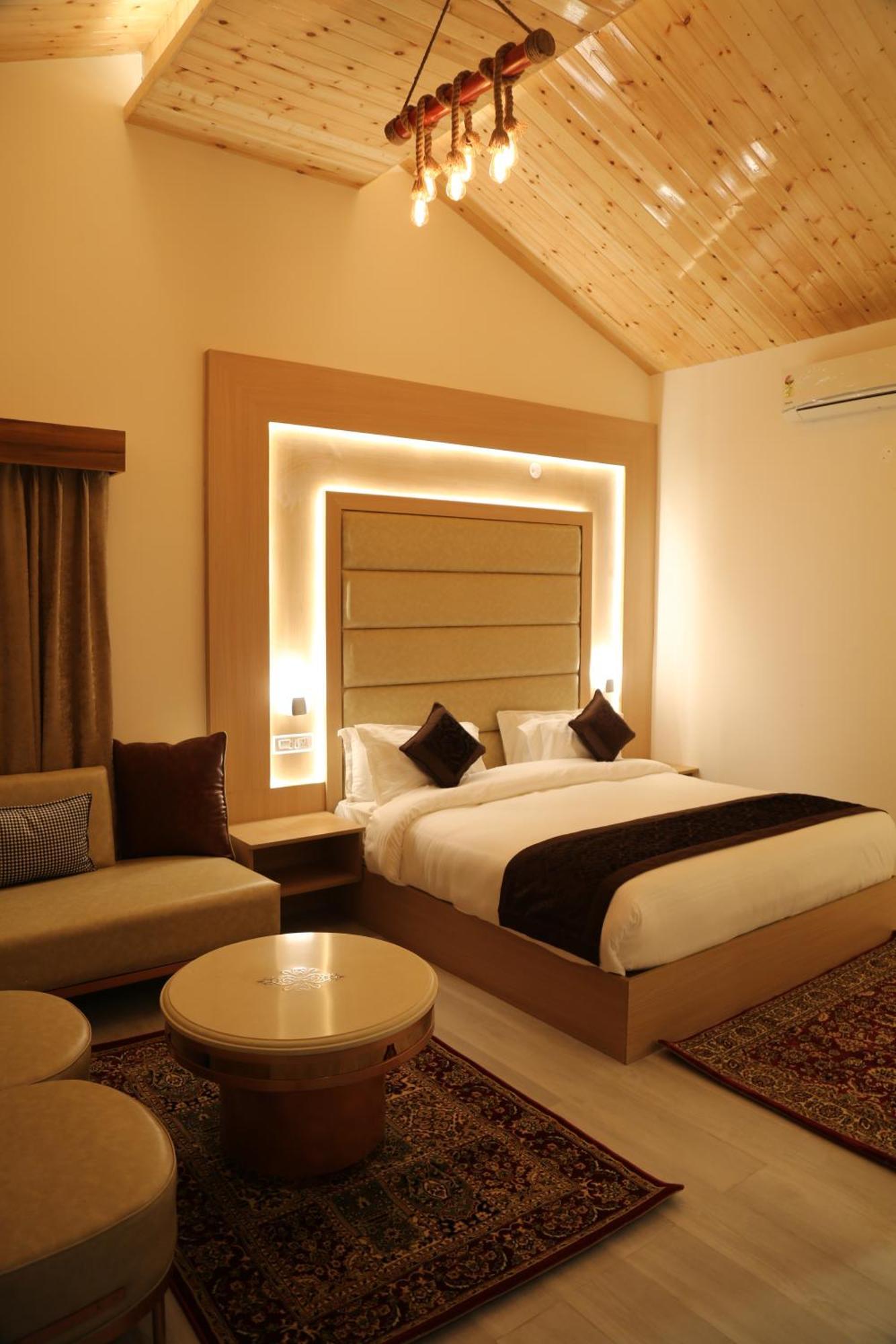 Oakwood Hamlet 3* Shimla
