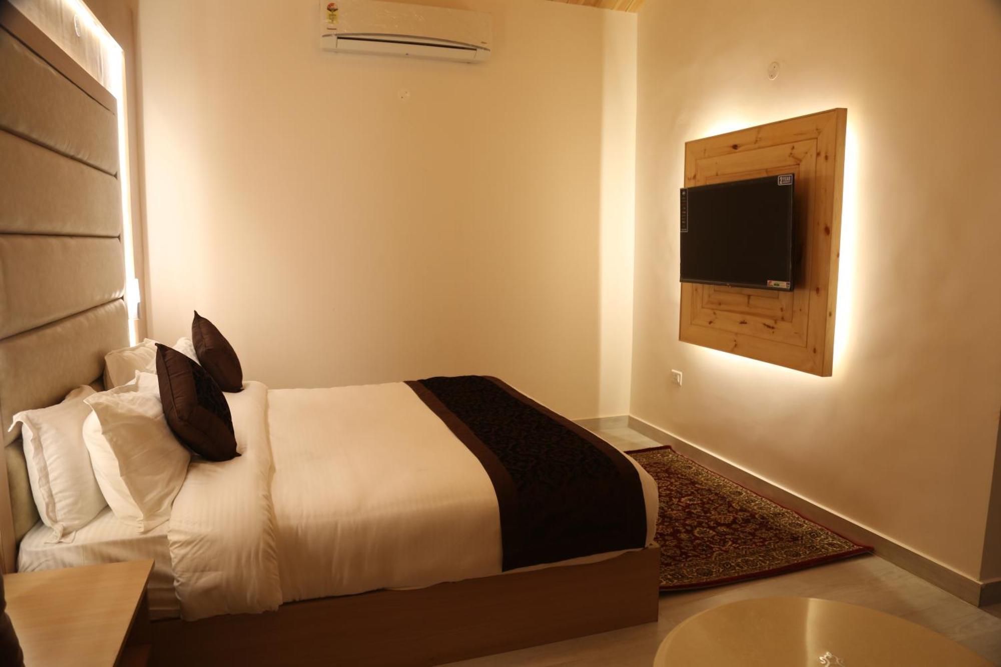 Oakwood Hamlet 3* Shimla
