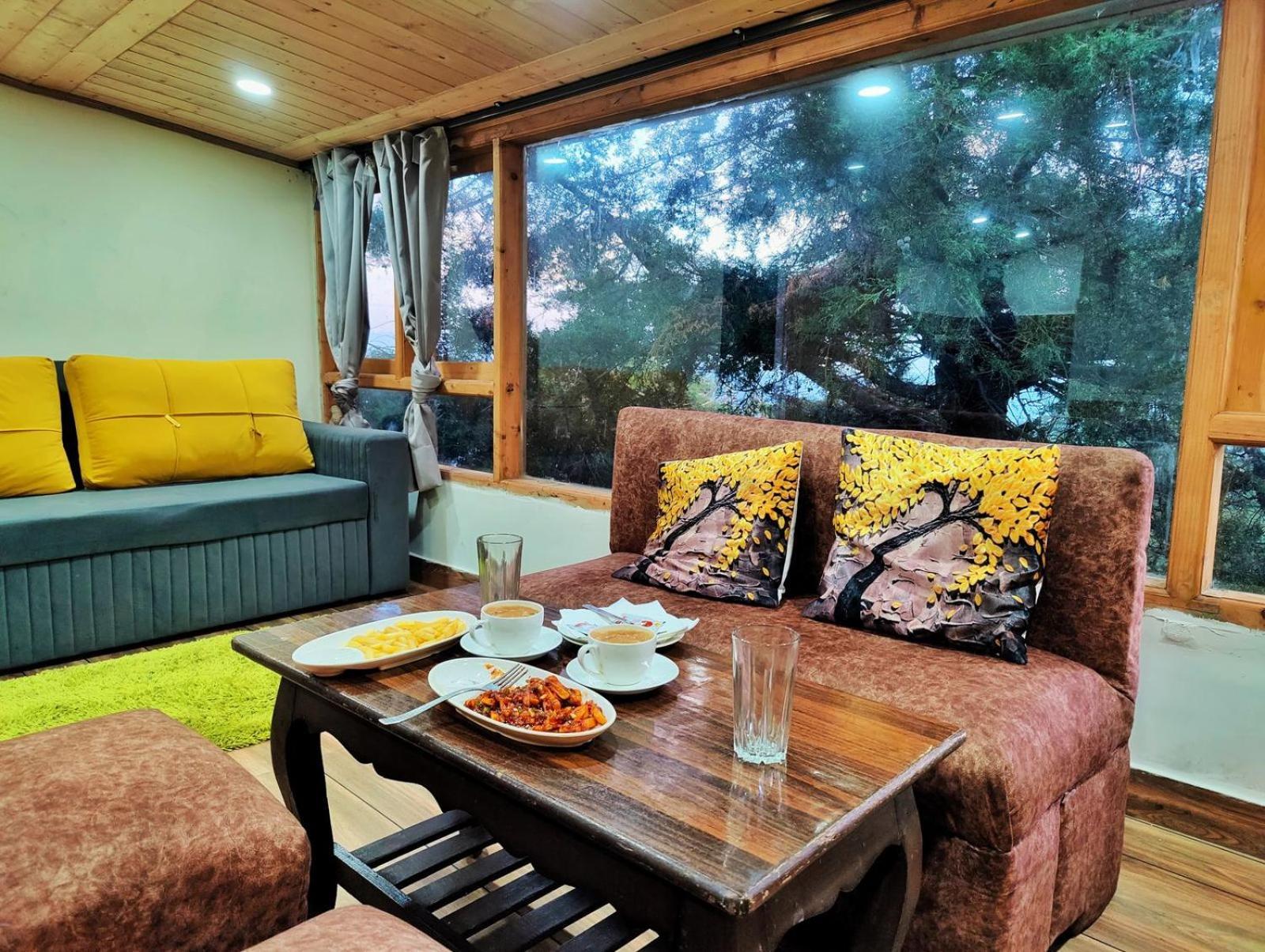 Jakhu Vibes Bed & Breakfast