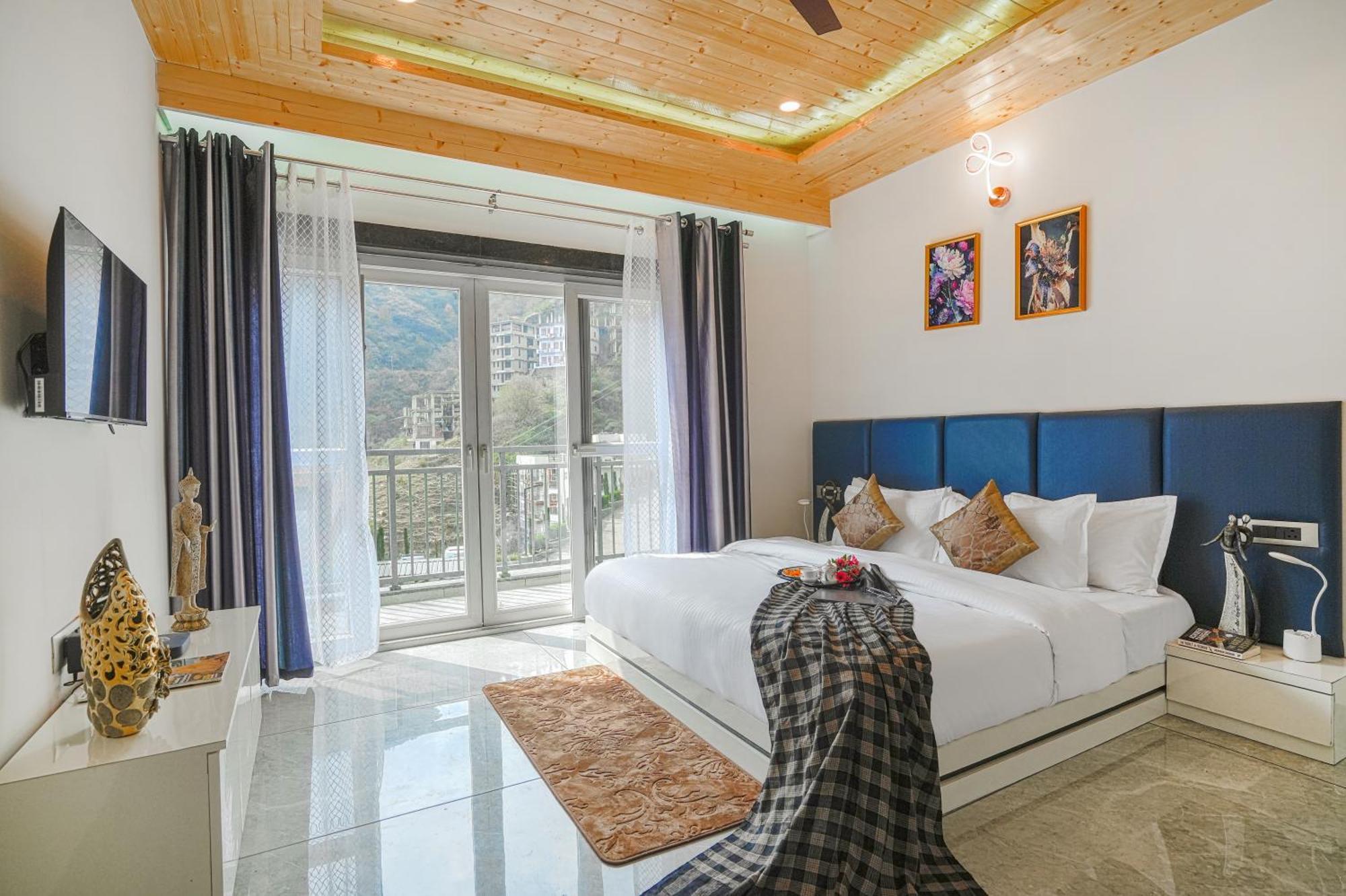 Alaya 3 Bhk With Hill View - Cliff Trident Apartment