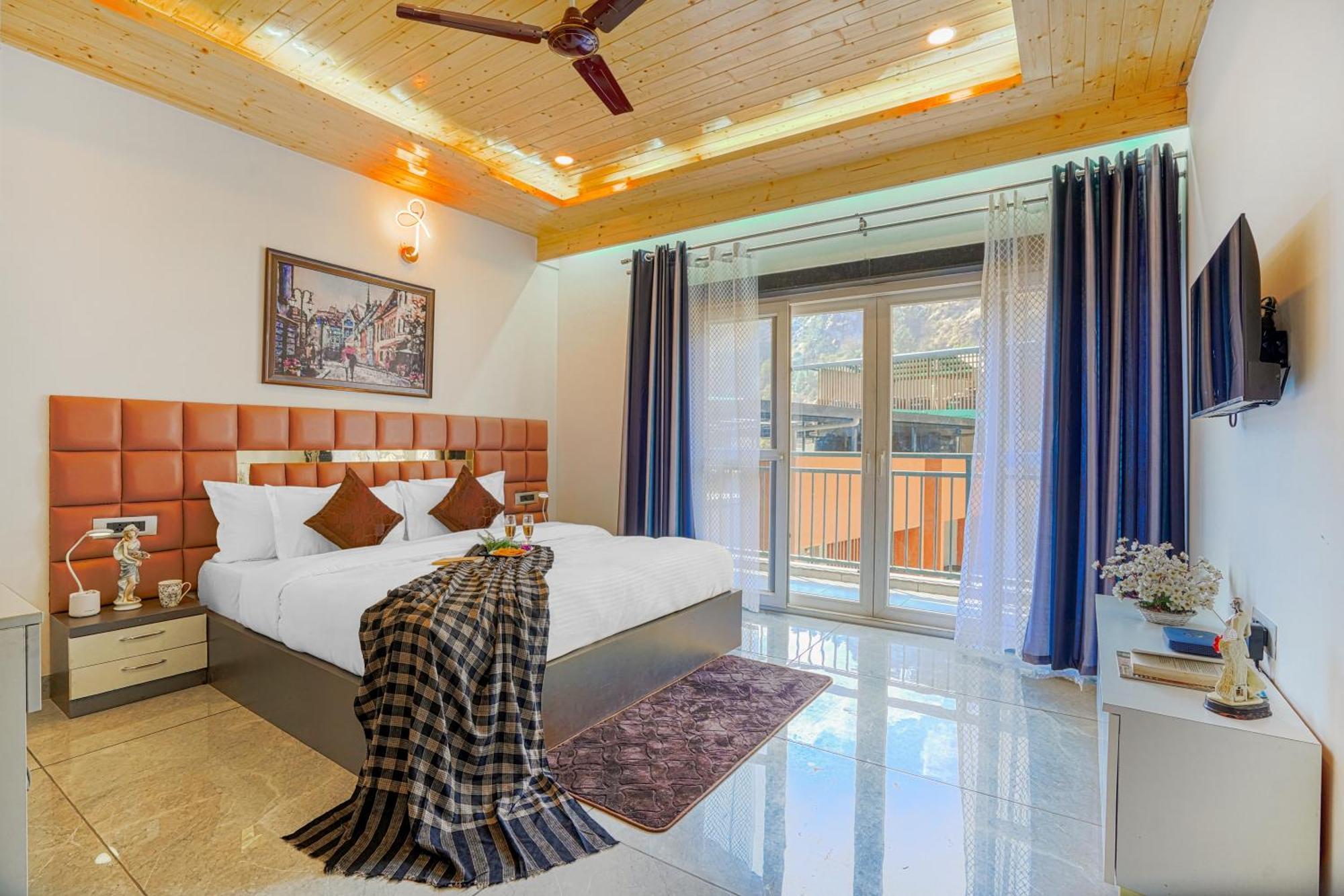 Alaya 3 Bhk With Hill View - Cliff Trident Apartment *