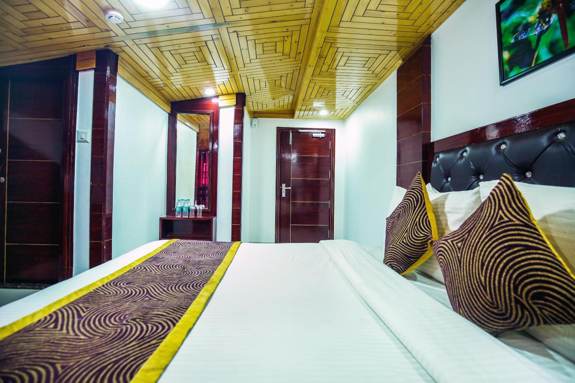 White Grand Shimla-near Isbt Bus Stand-a Centrally Heated Hotel 4*