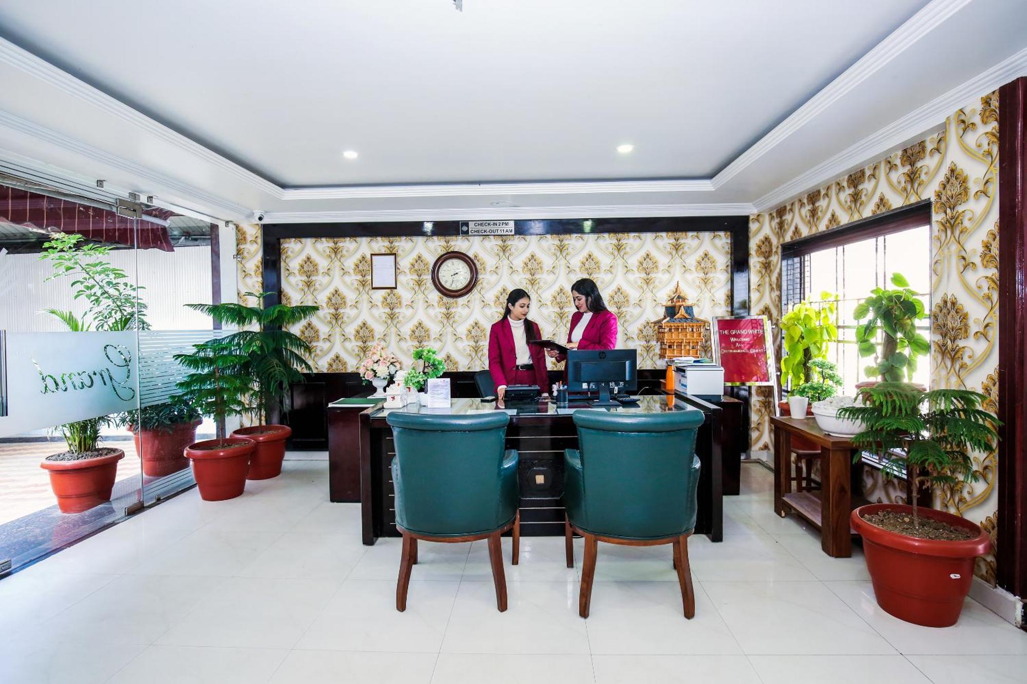 White Grand Shimla-near Isbt Bus Stand-a Centrally Heated Shimla