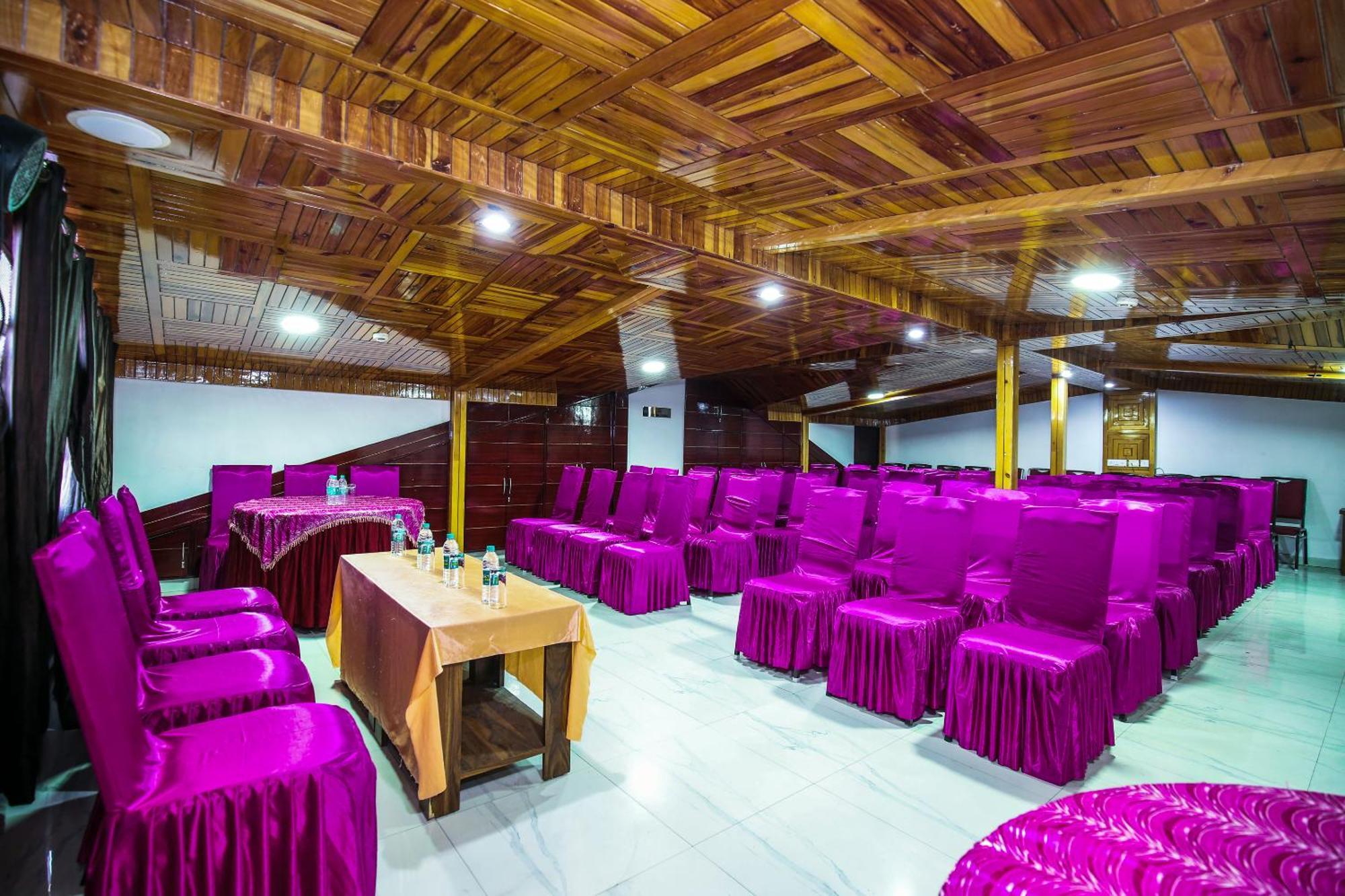 Hotel White Grand Shimla-near Isbt Bus Stand-a Centrally Heated 4*