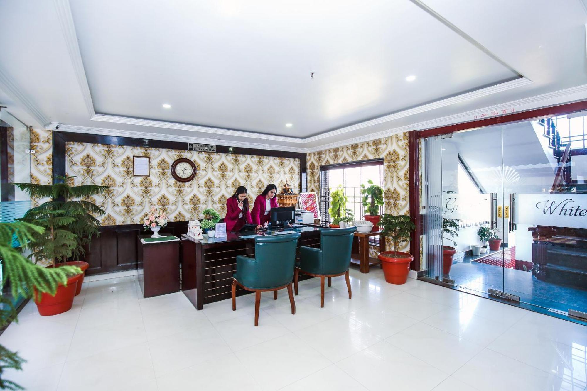 White Grand Shimla-near Isbt Bus Stand-a Centrally Heated 4* Shimla