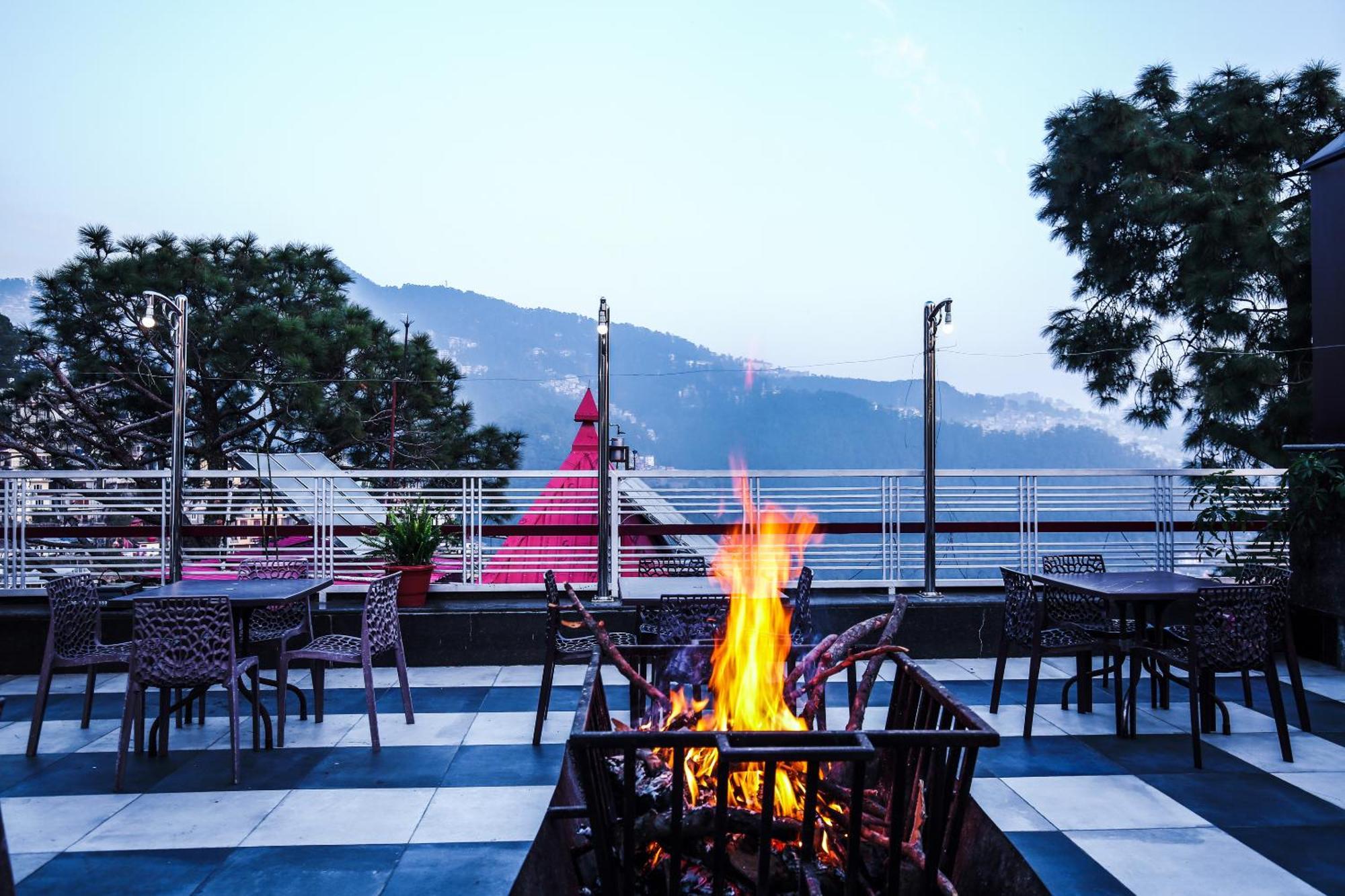 White Grand Shimla-near Isbt Bus Stand-a Centrally Heated Hotel