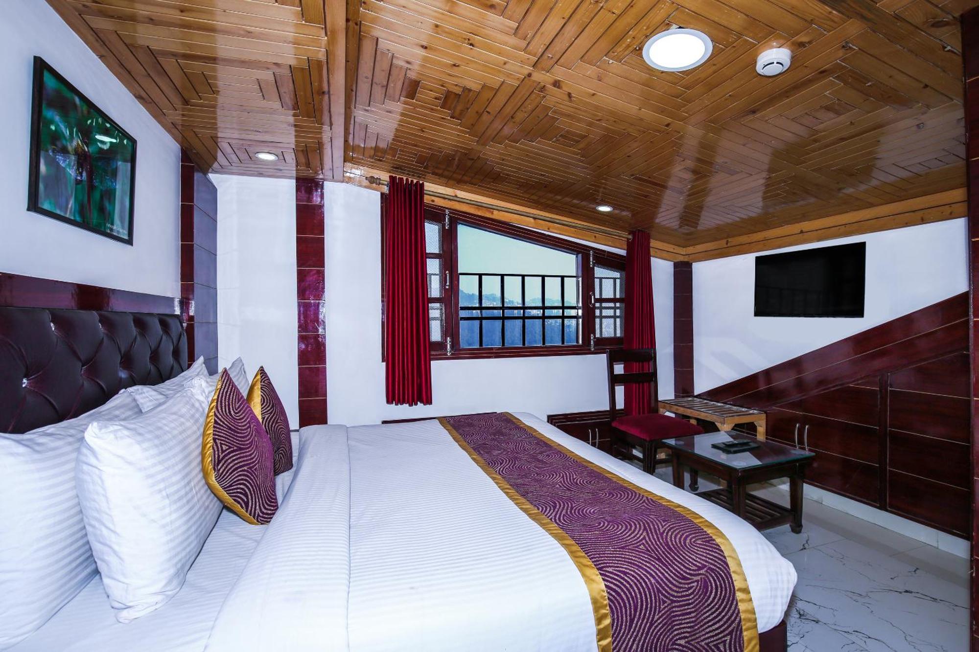 White Grand Shimla-near Isbt Bus Stand-a Centrally Heated Hotel 4*