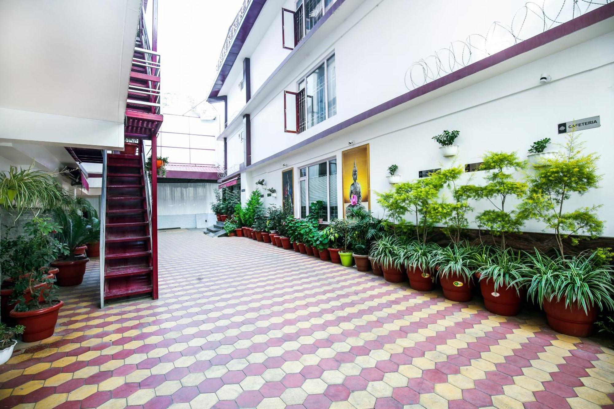 White Grand Shimla-near Isbt Bus Stand-a Centrally Heated Shimla