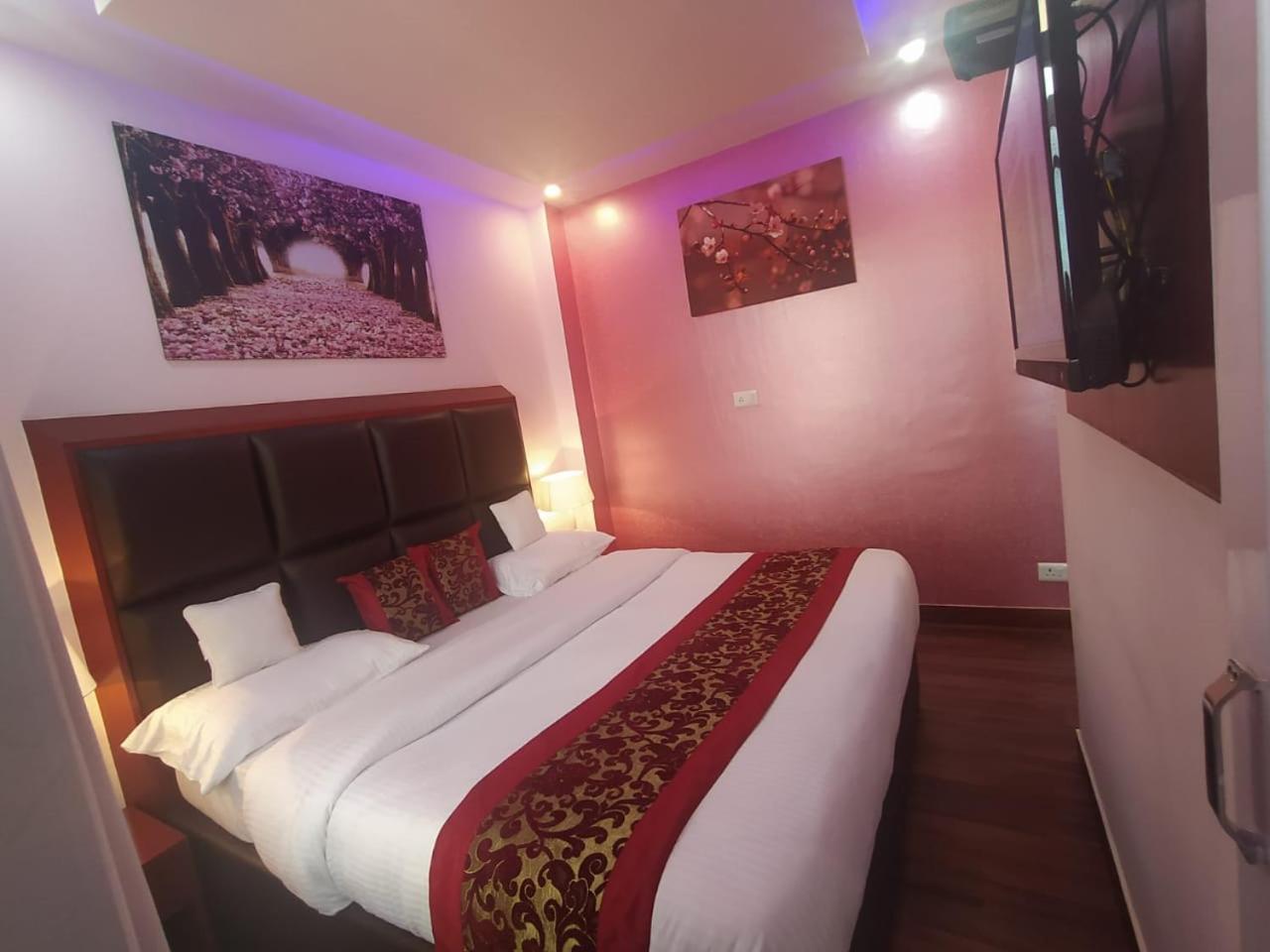 Apartment Deluxe Homestay With Kitchen In *