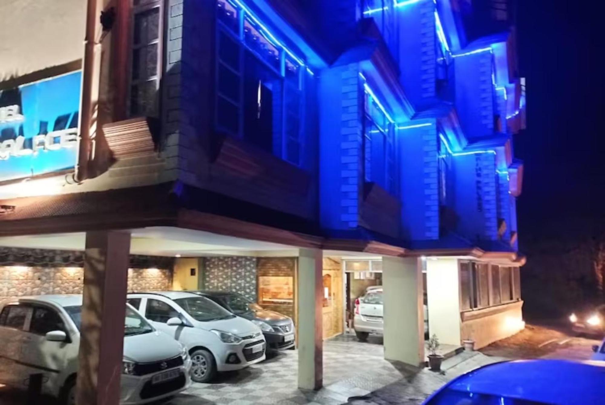 King Palace - Nature-valley-luxury-room - Prime Location With Parking Facilities Hotel 3*
