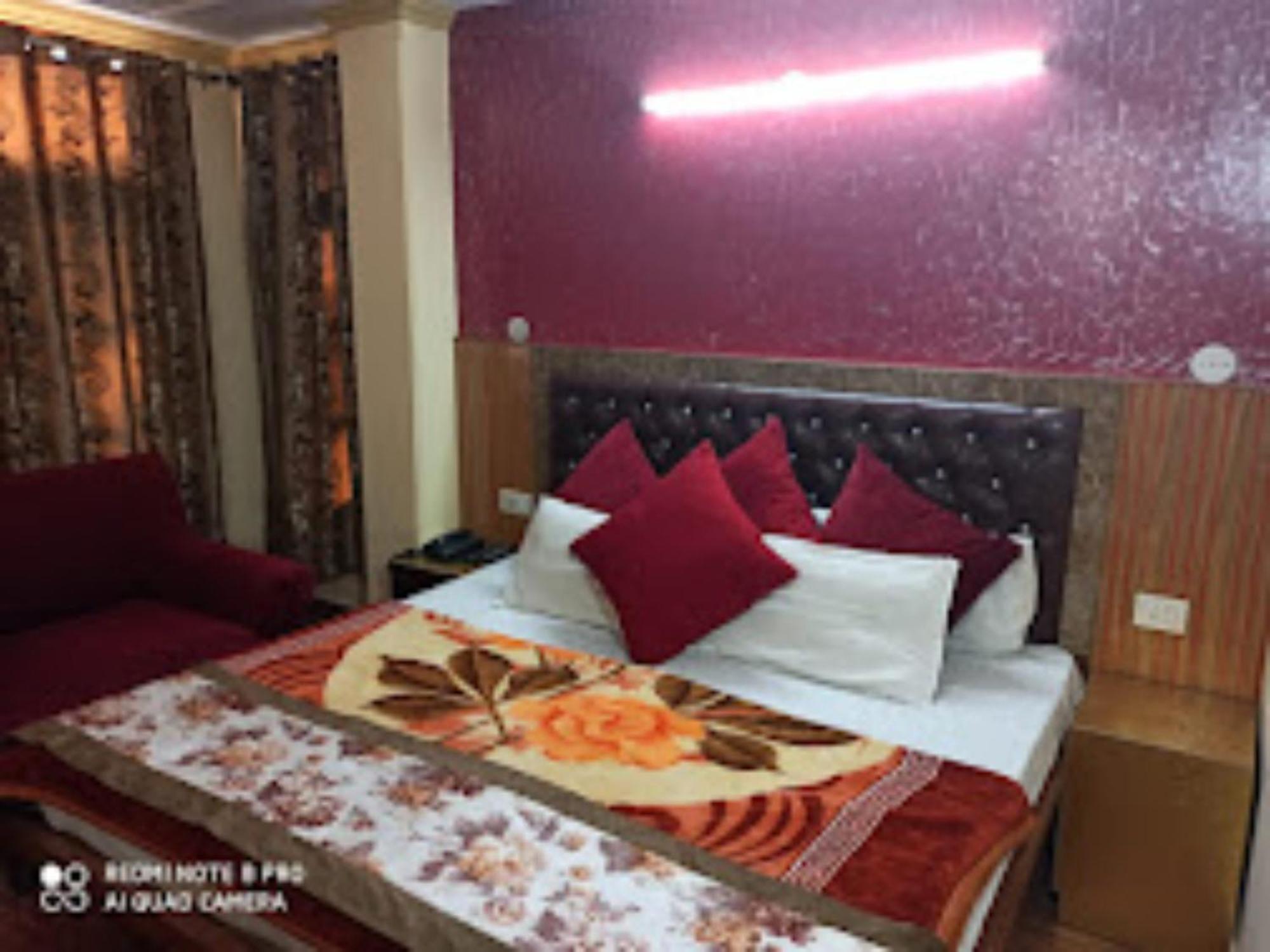 Hotel King Palace - Nature-valley-luxury-room - Prime Location With Parking Facilities Shimla