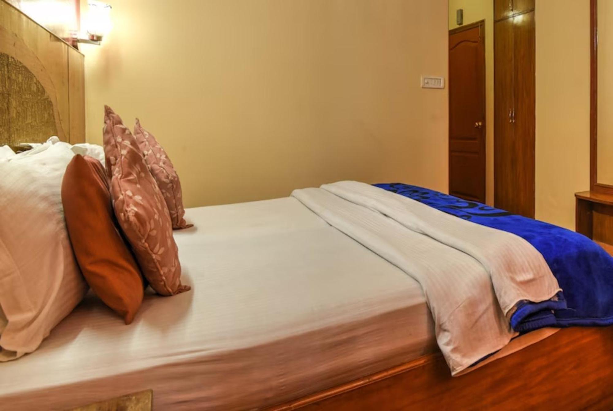 King Palace - Nature-valley-luxury-room - Prime Location With Parking Facilities 3*