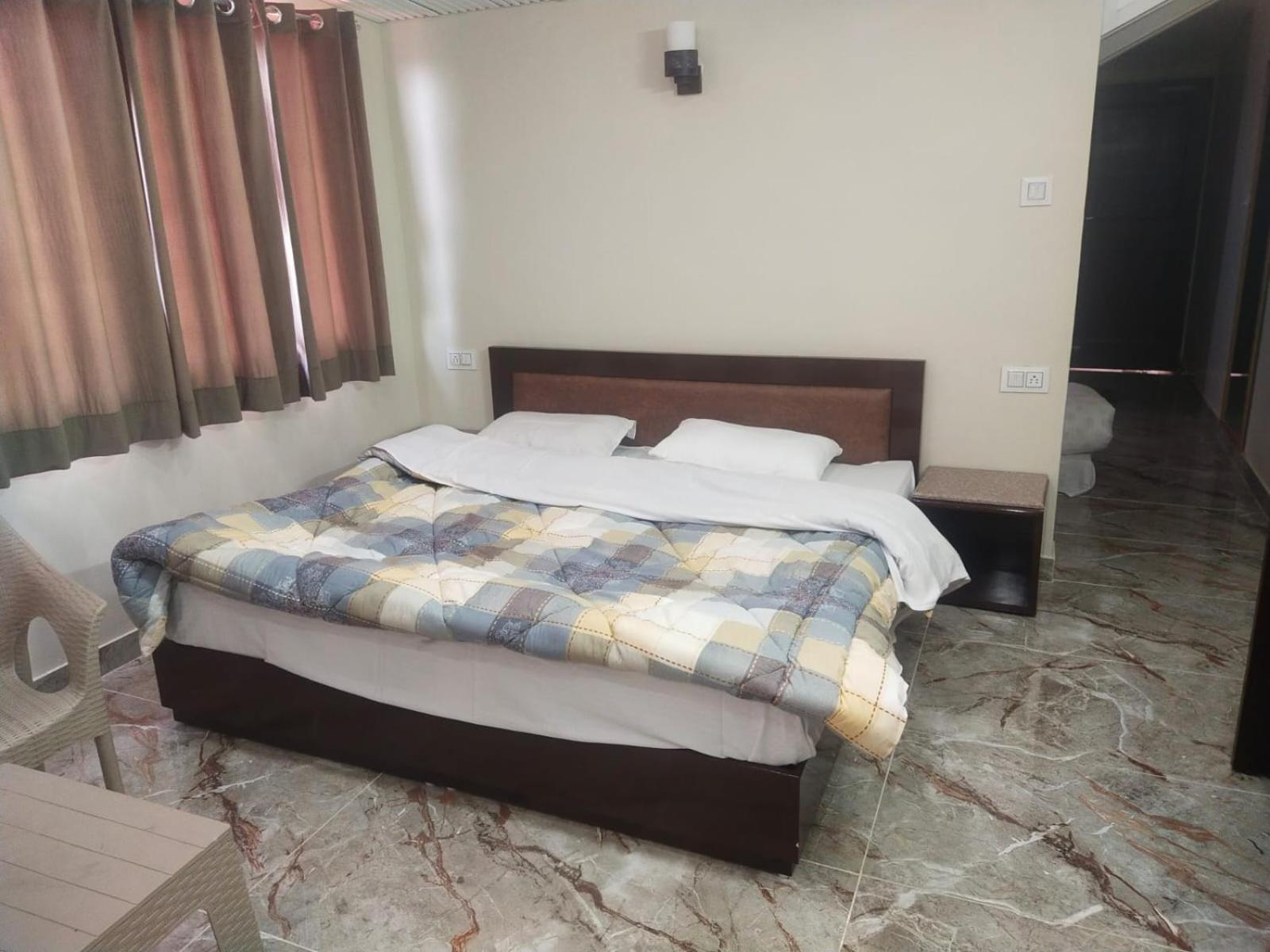 Dhanlaxmi Bed & Breakfast *