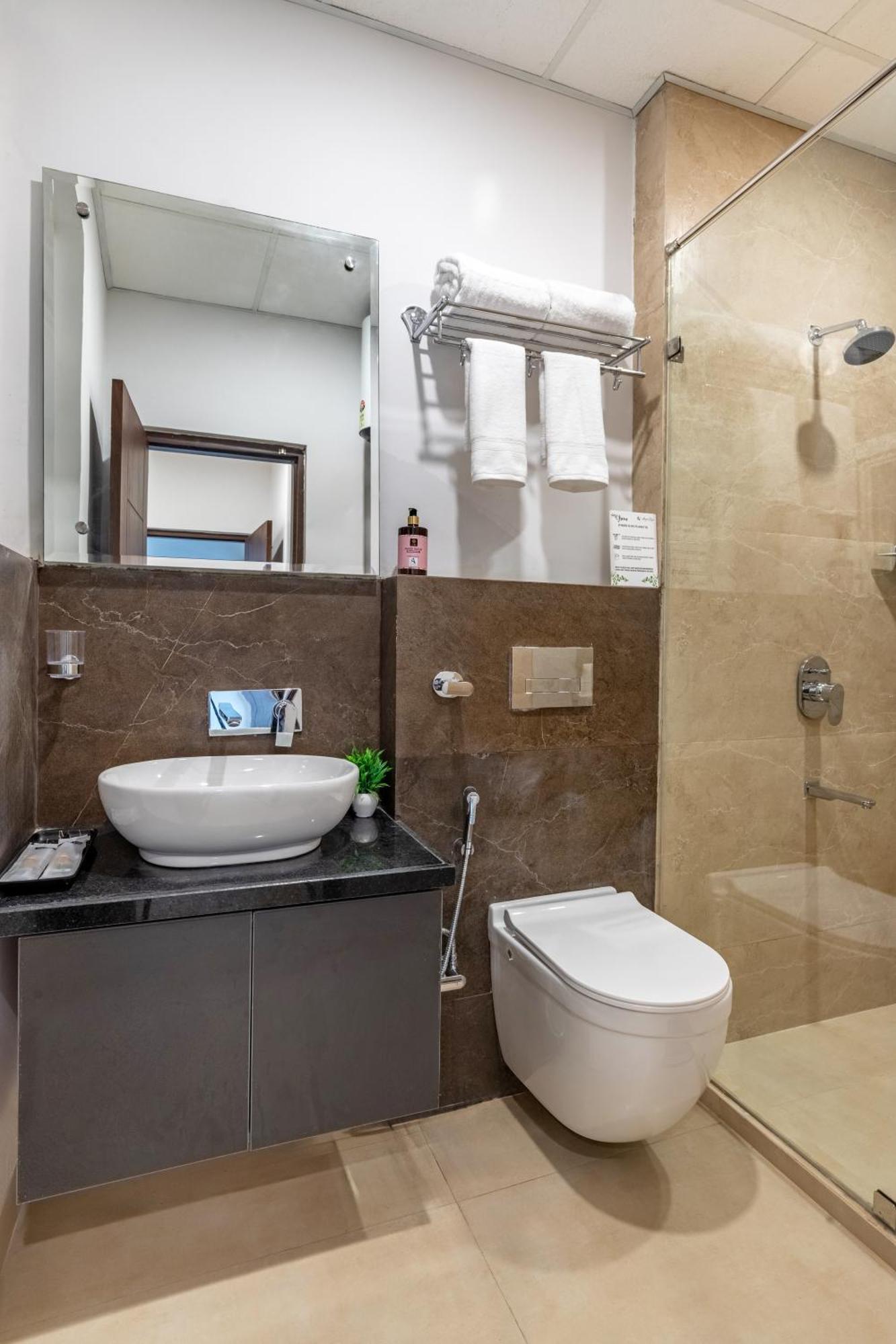 Apartment Alaya Cliff Mist 2bhk In Panthaghati Shimla