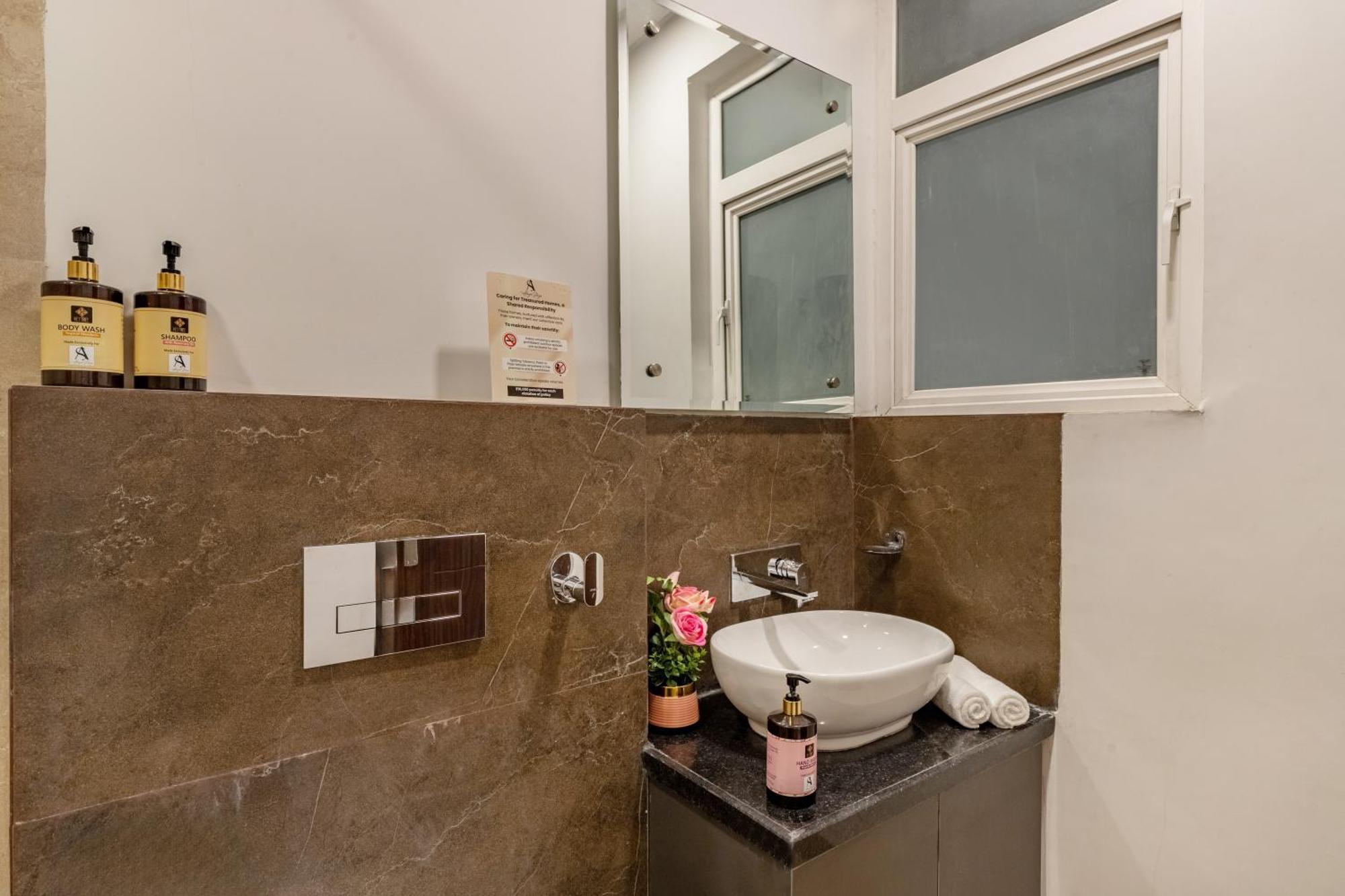 Alaya Cliff Zen 2bhk In Panthaghati Apartment Shimla