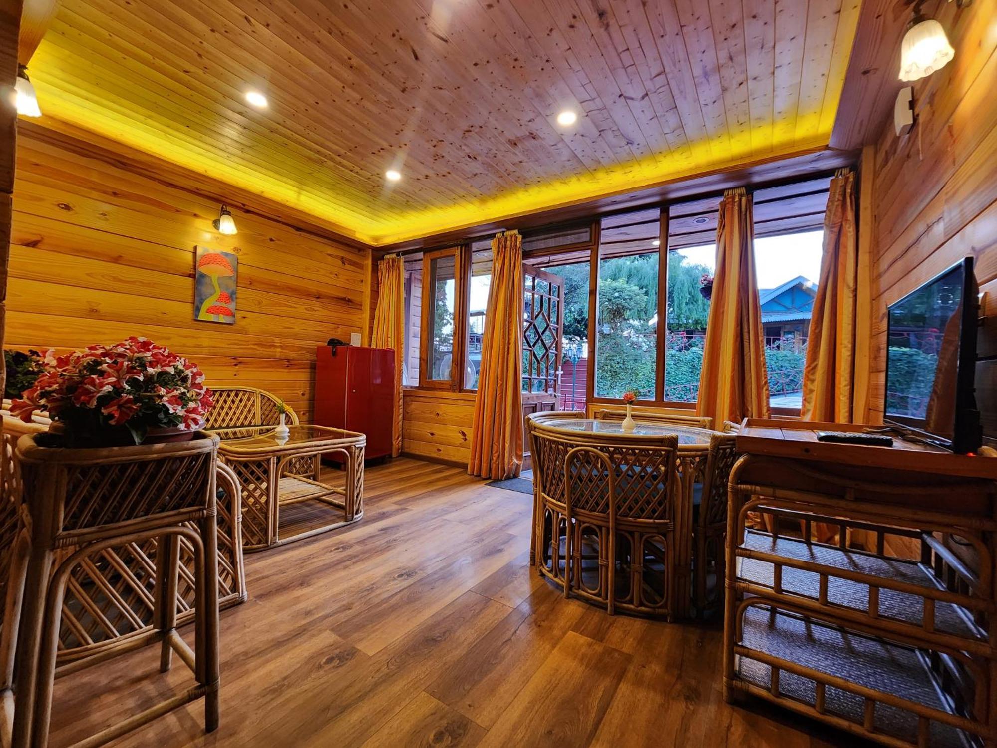 Resort The Naldehra Shimla