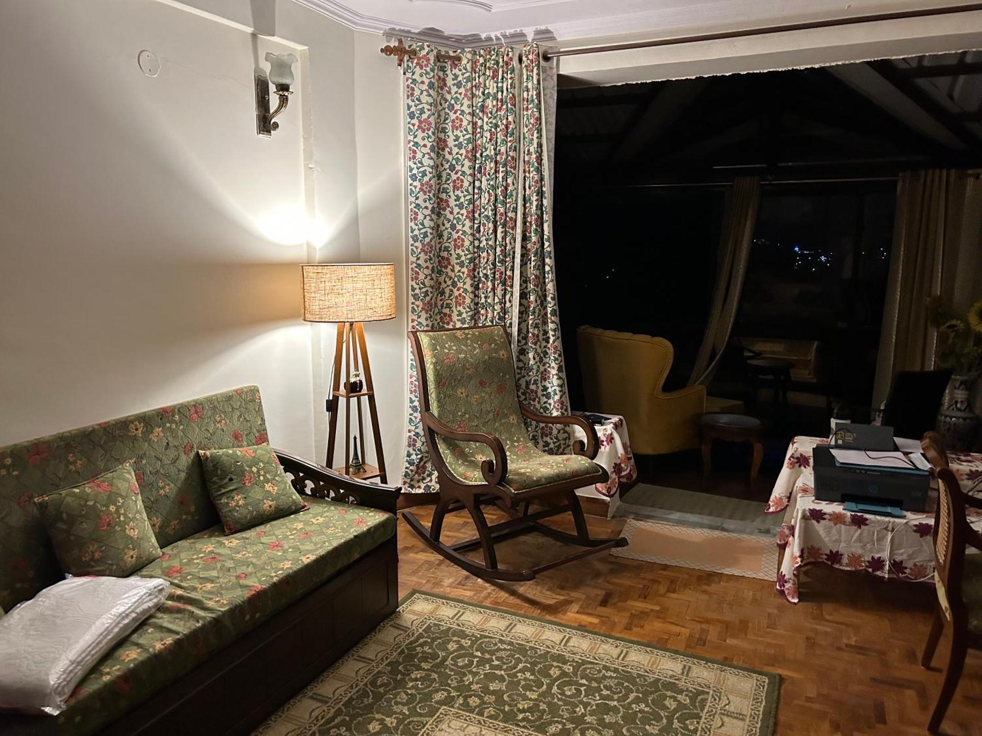 2 Bedrooms Duplex With Free Parking & Wifi *