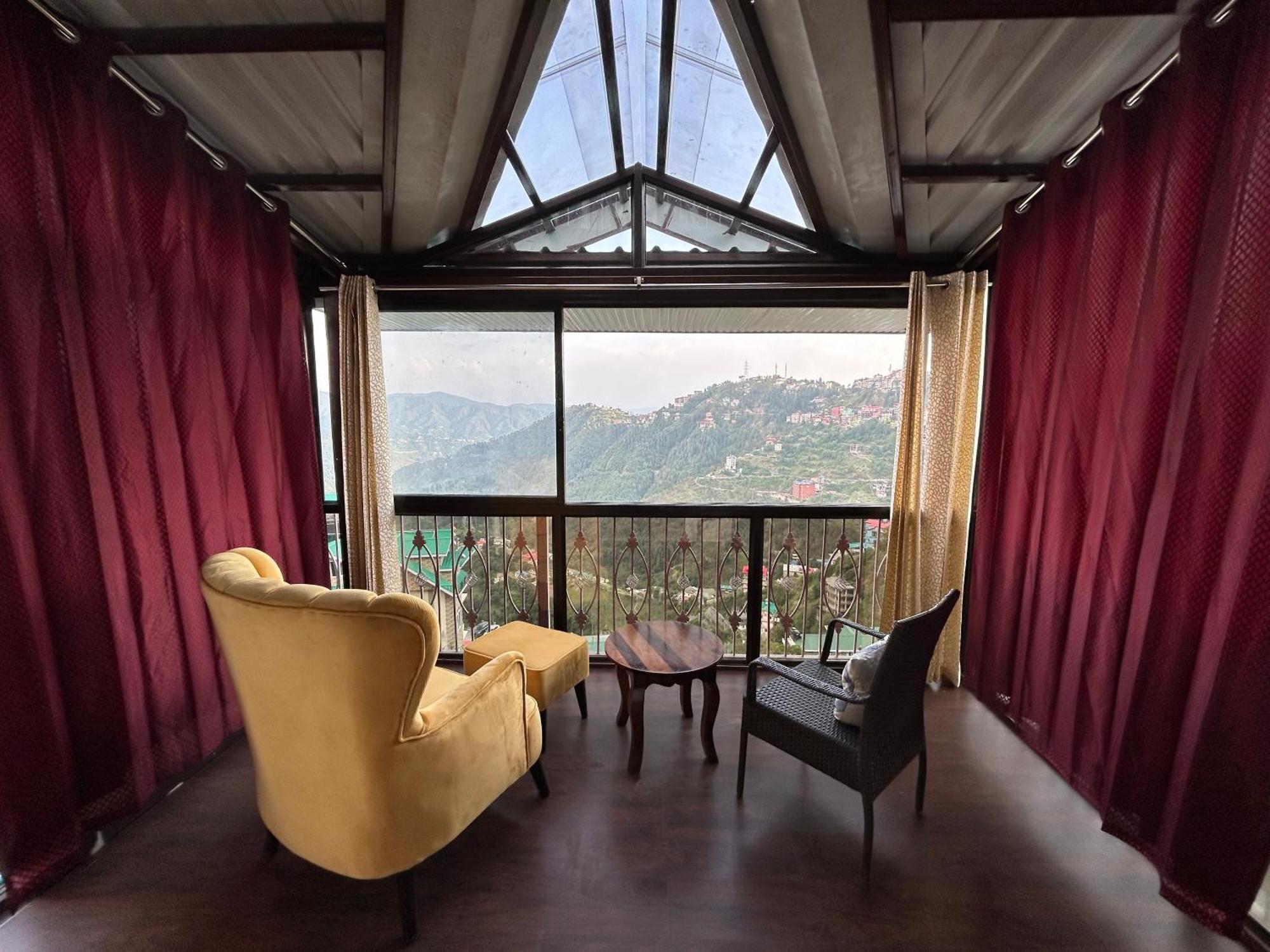 Holiday home 2 Bedrooms Duplex With Free Parking & Wifi