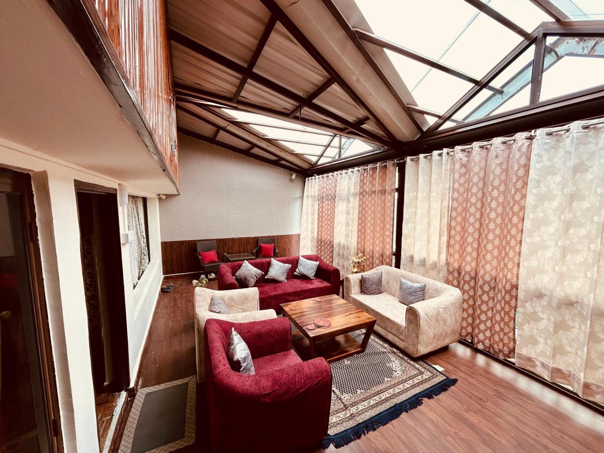 2 Bedrooms Duplex With Free Parking & Wifi Holiday home *