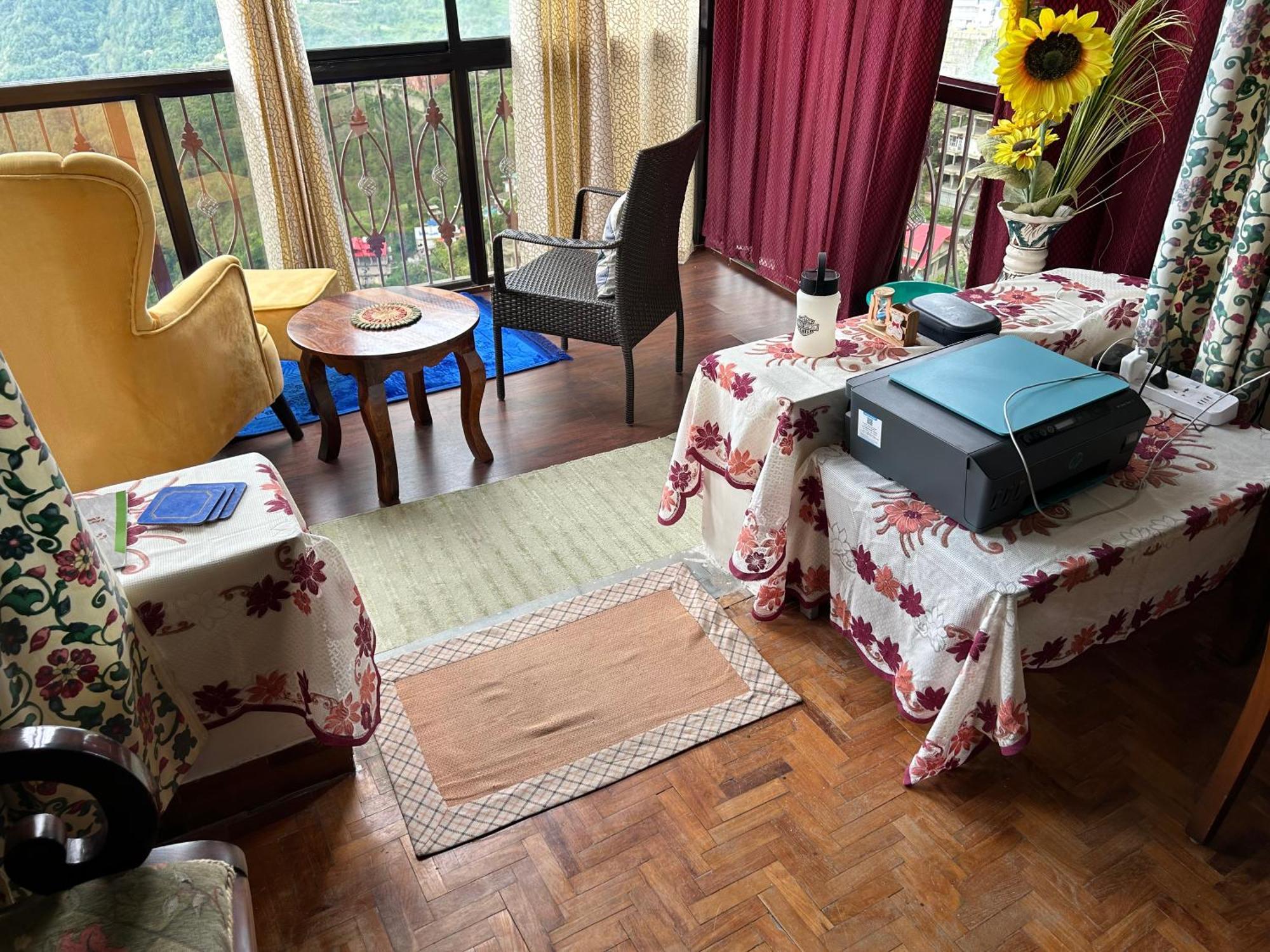 Holiday home 2 Bedrooms Duplex With Free Parking & Wifi *