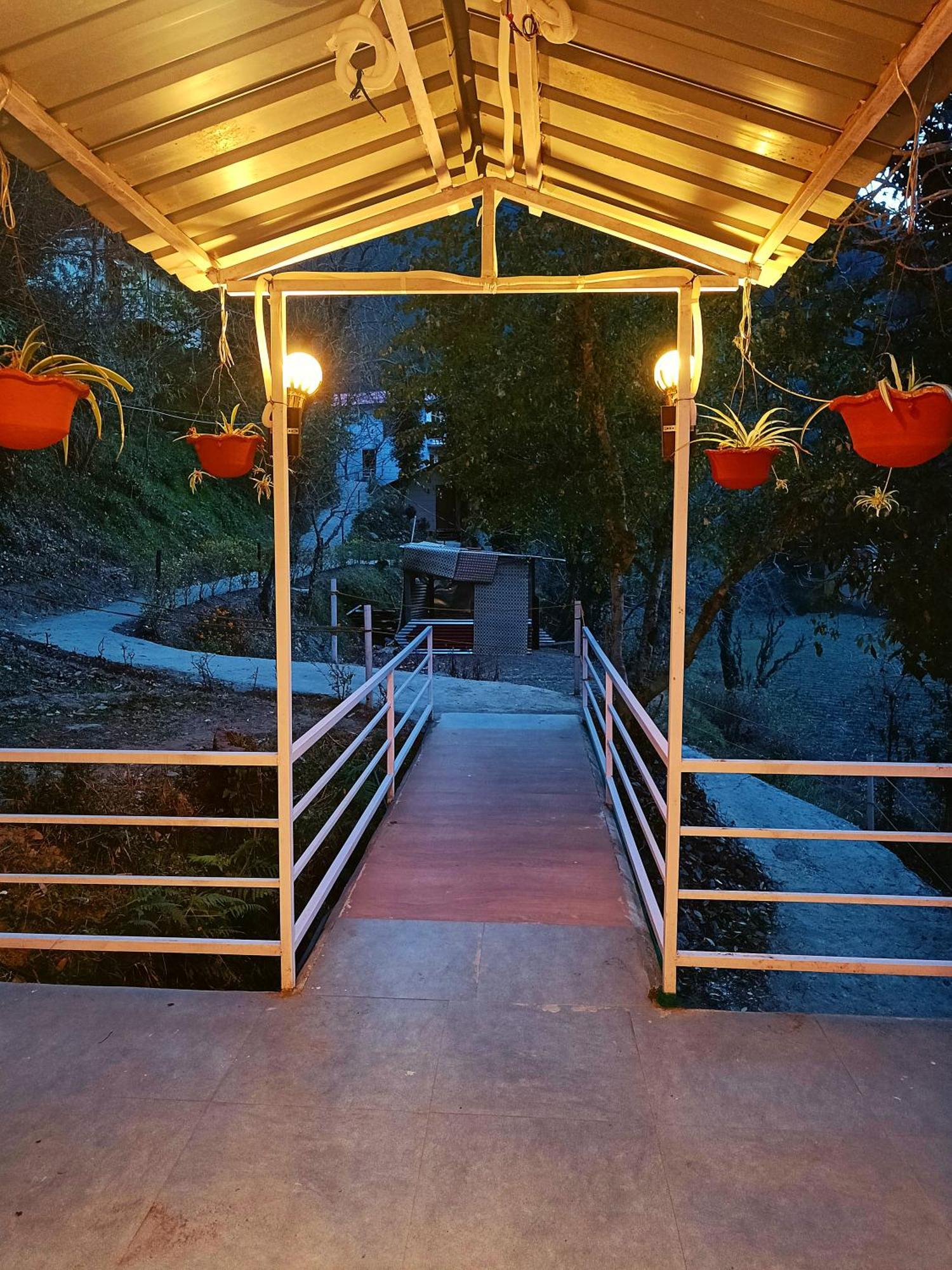 Aaroham ! Luxury By Aamod Group * Shimla