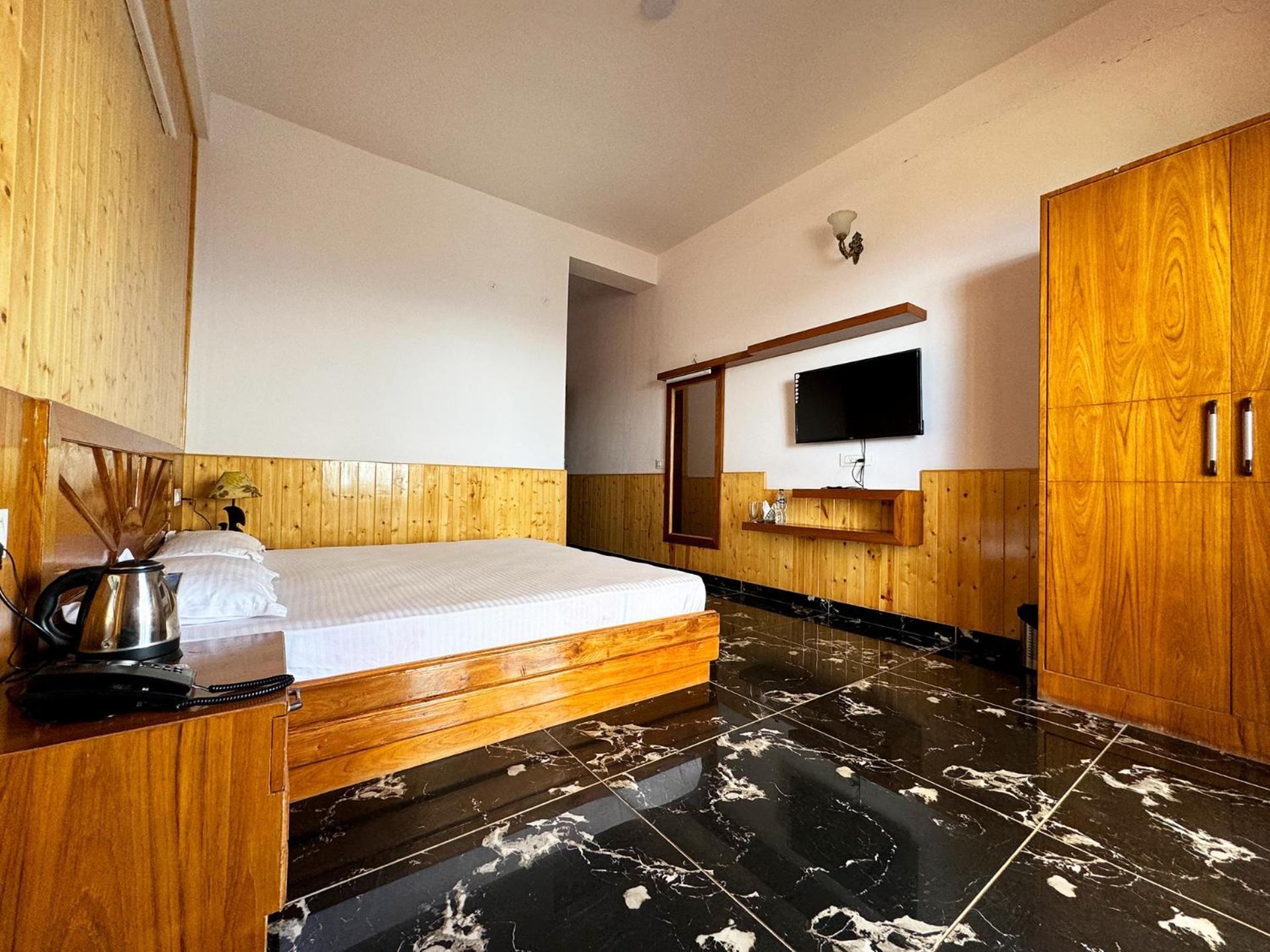 Hotel Hawk Eye *