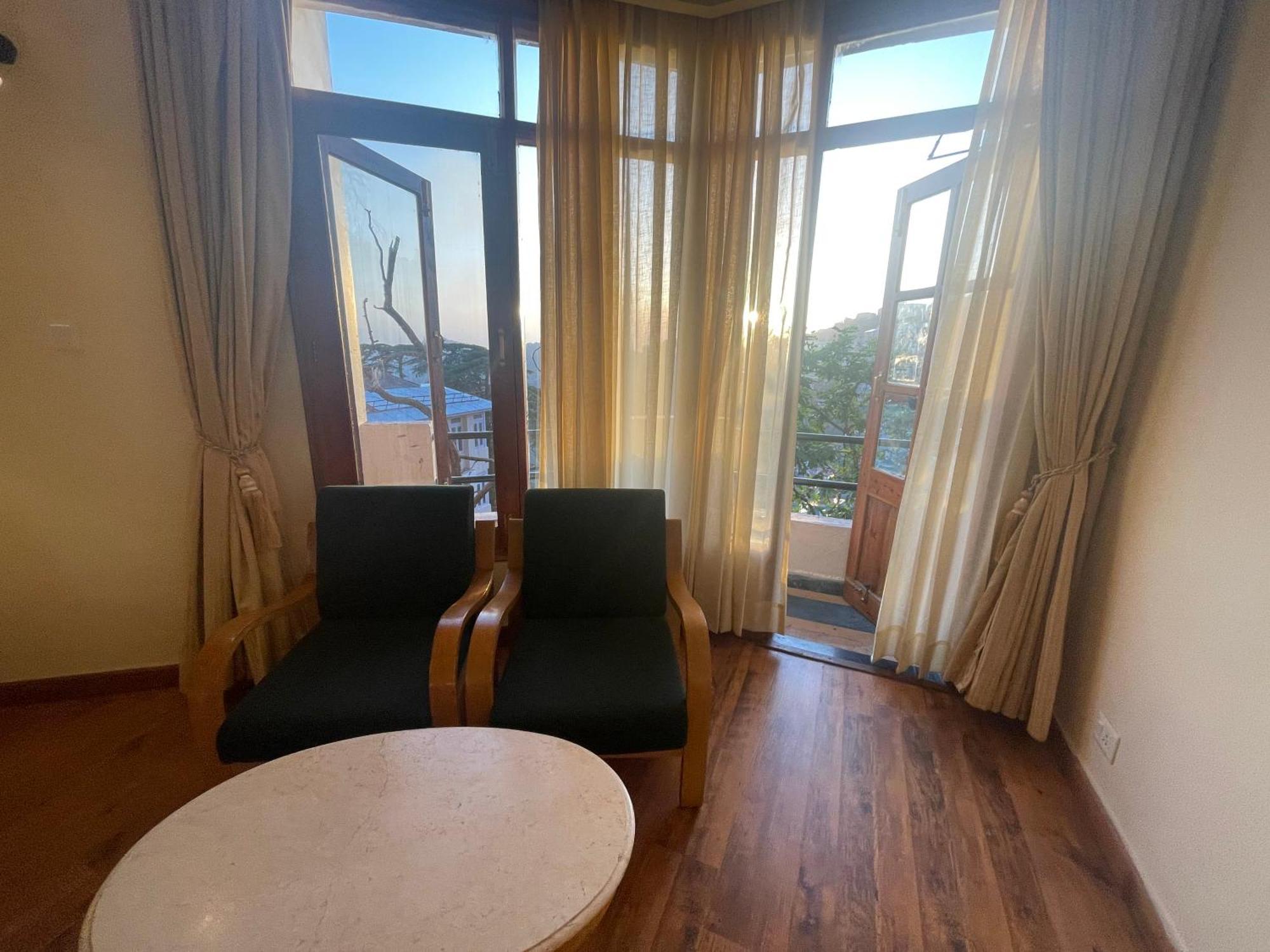 Willow Banks - Boutique 4 Star On The Mall Road