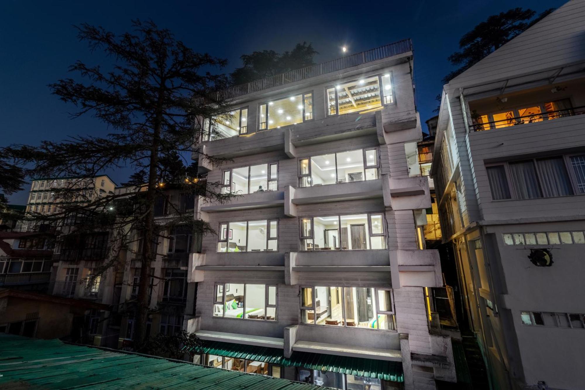 Hotel Treebo Maharaja, Near Mall Road