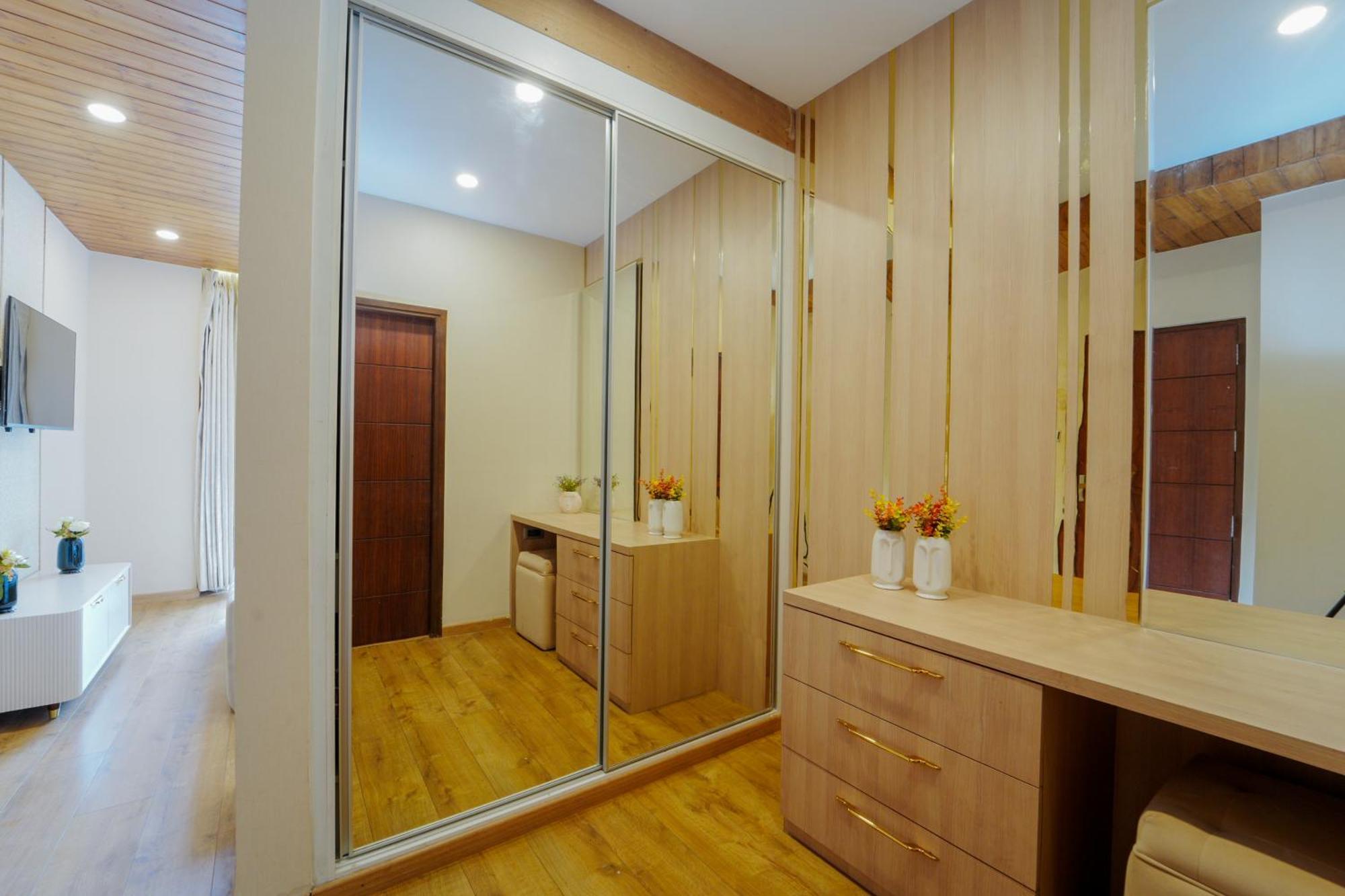 White Breeze 2bhk Holiday home *
